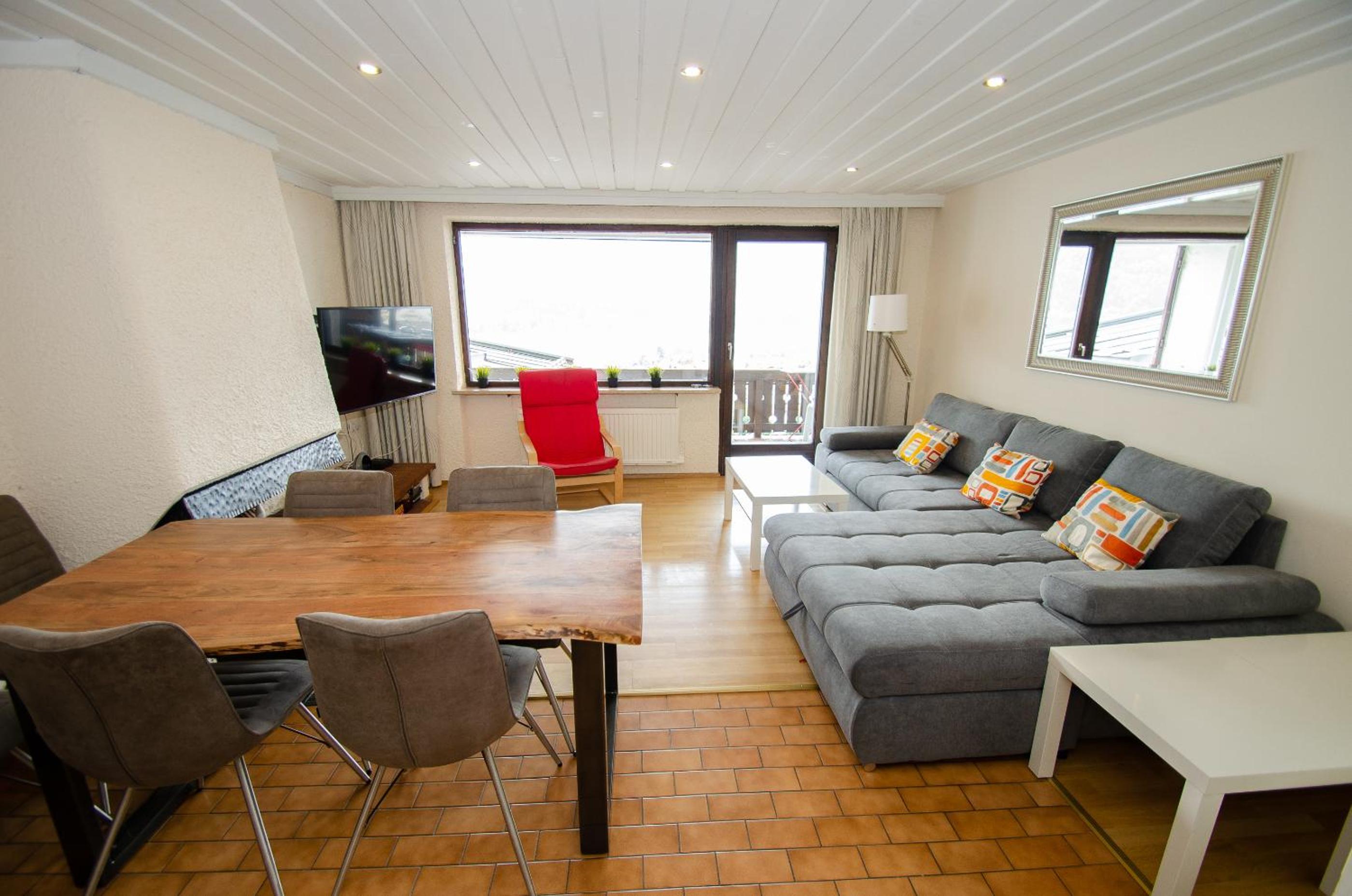 Two-Bedroom Apartment with Lake View photo 3