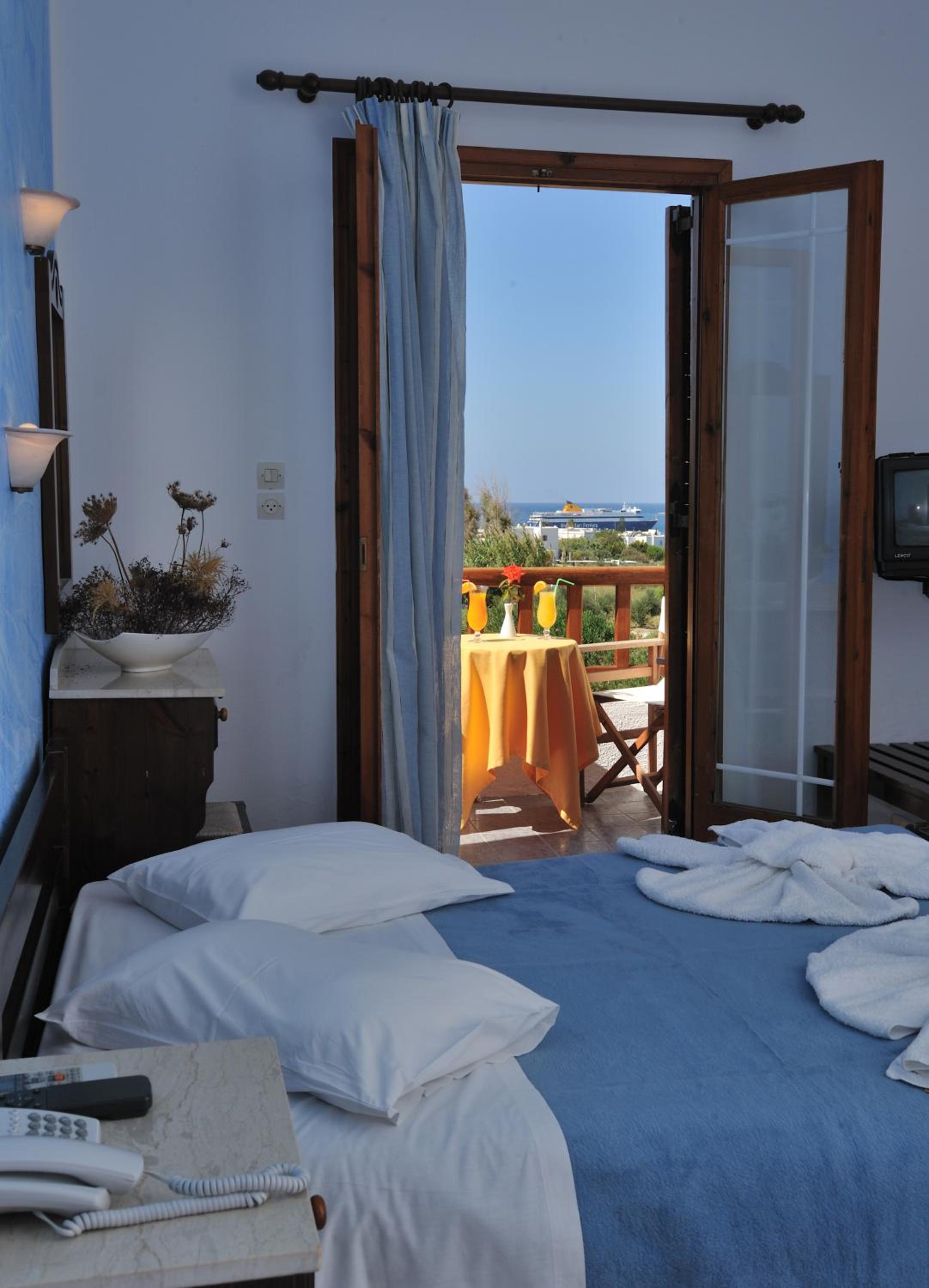 Double or Twin Room with Sea View