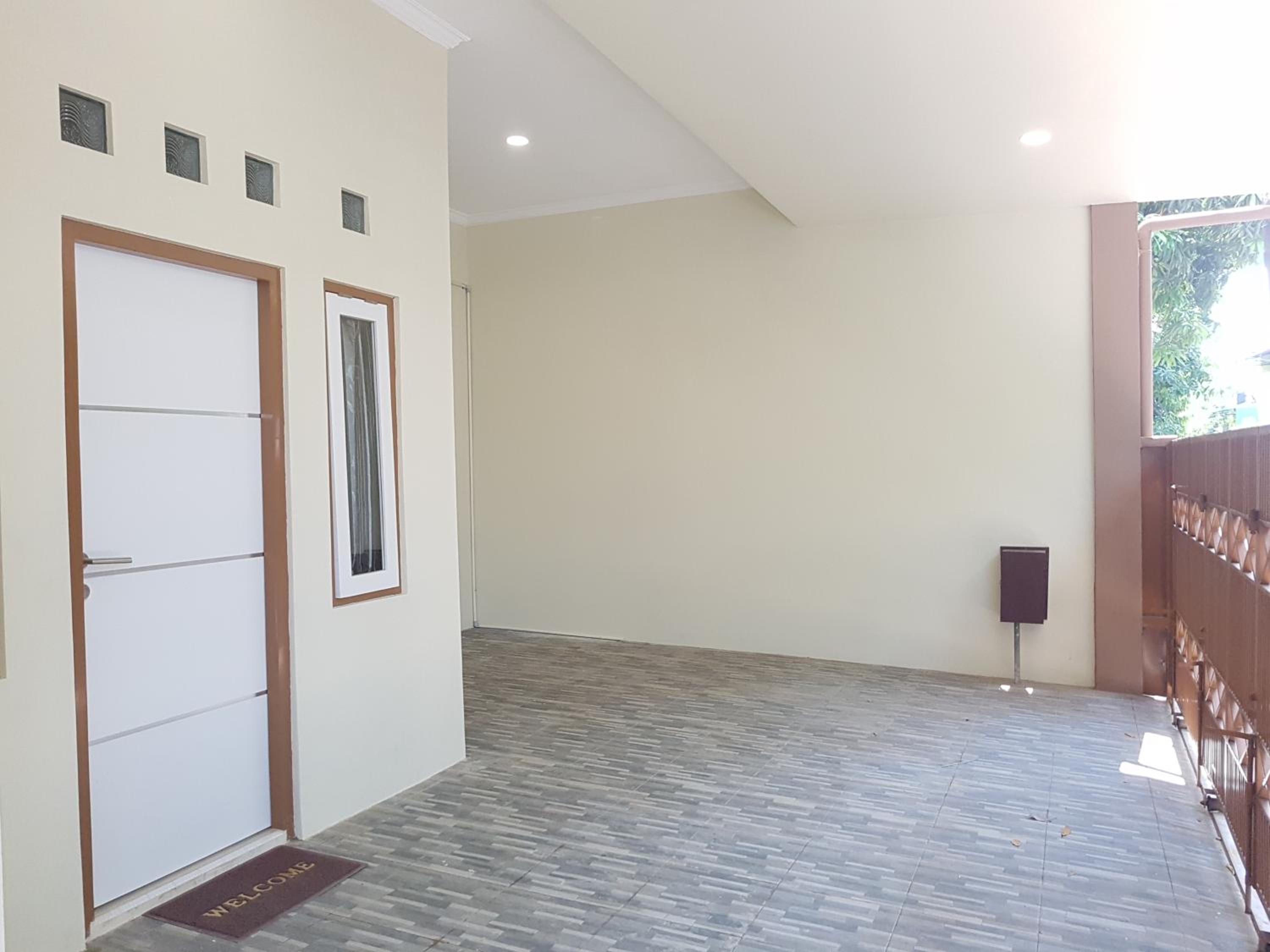 Three-Bedroom Townhouse - Photo 10