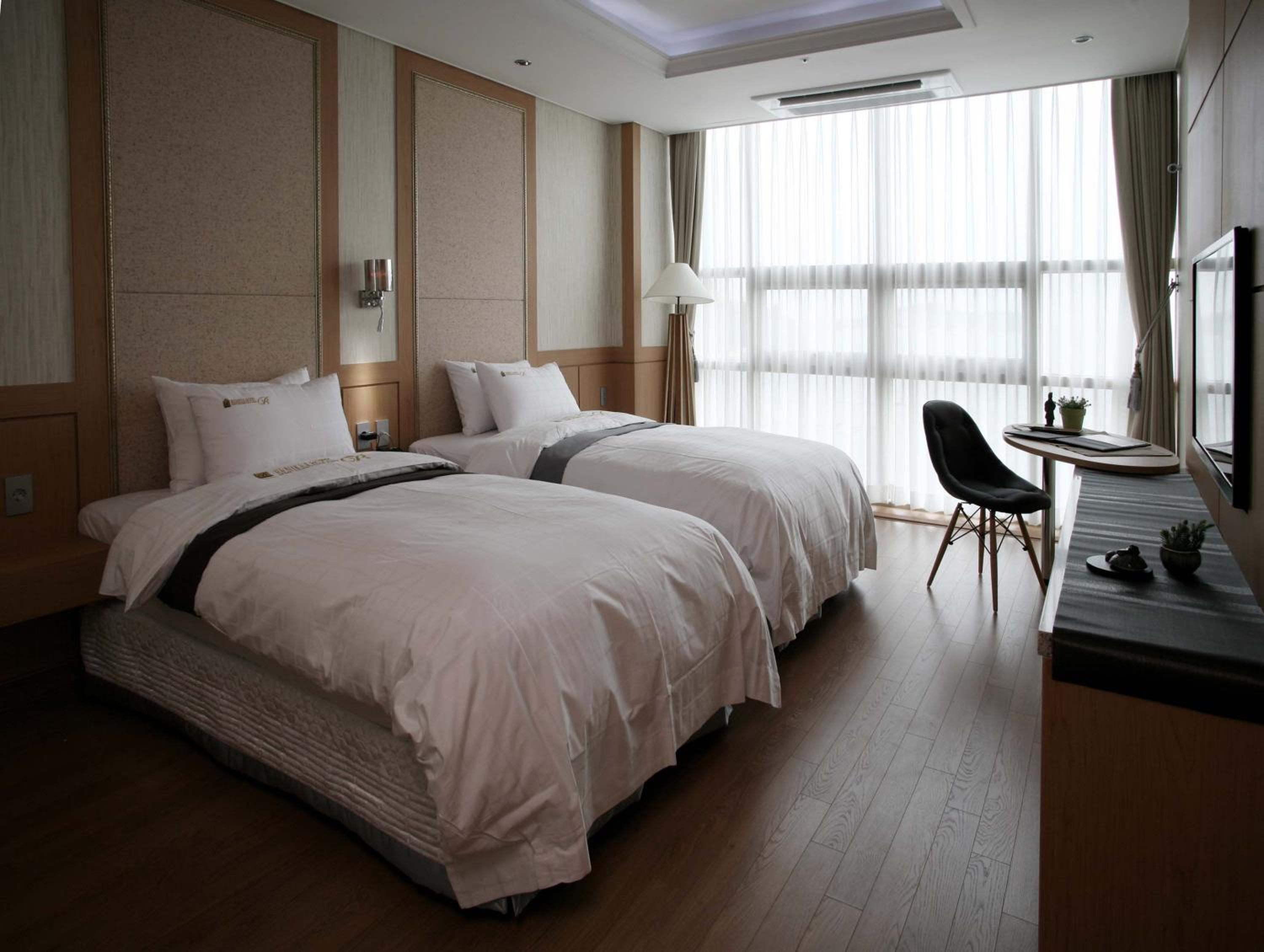 Superior Twin Room with Sea View photo 2