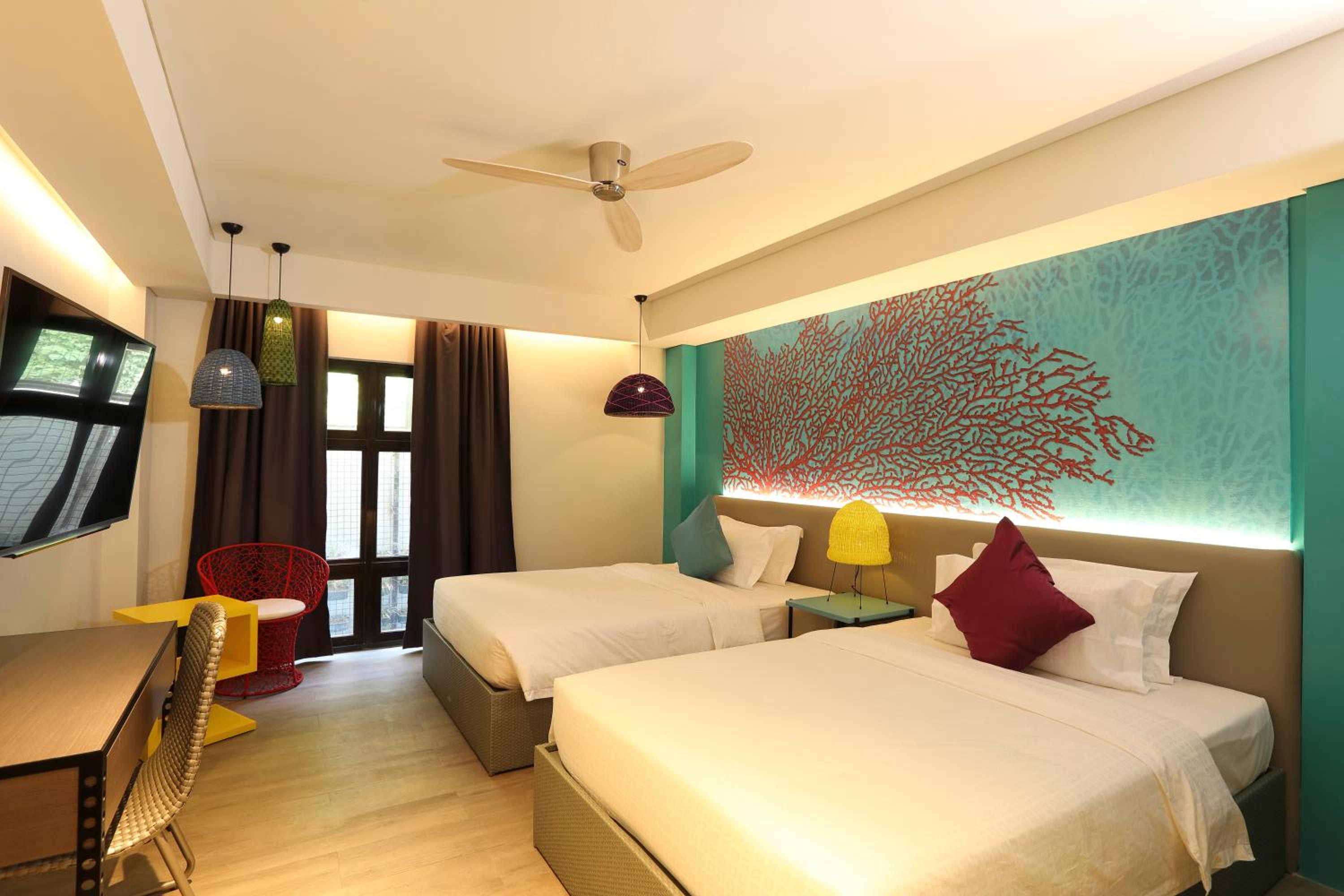 Deluxe Room with Two Double Beds photo 3