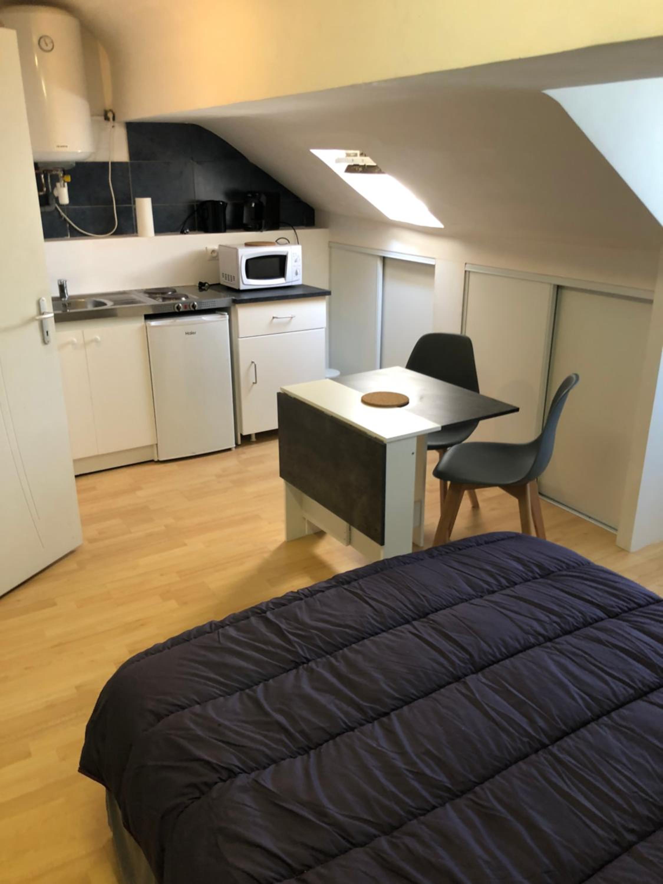 Studio Apartment - Photo 8
