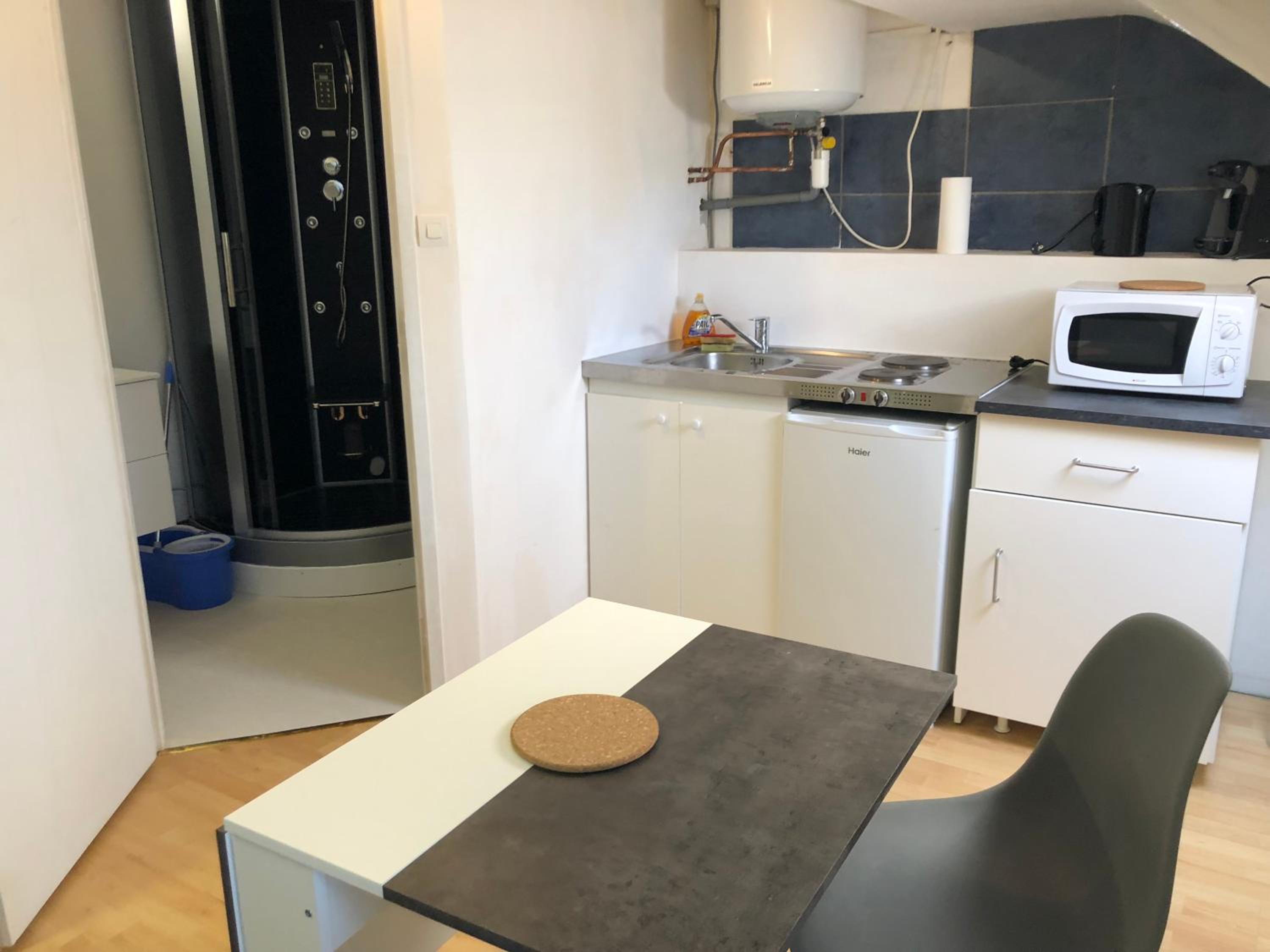 Studio Apartment - Photo 4