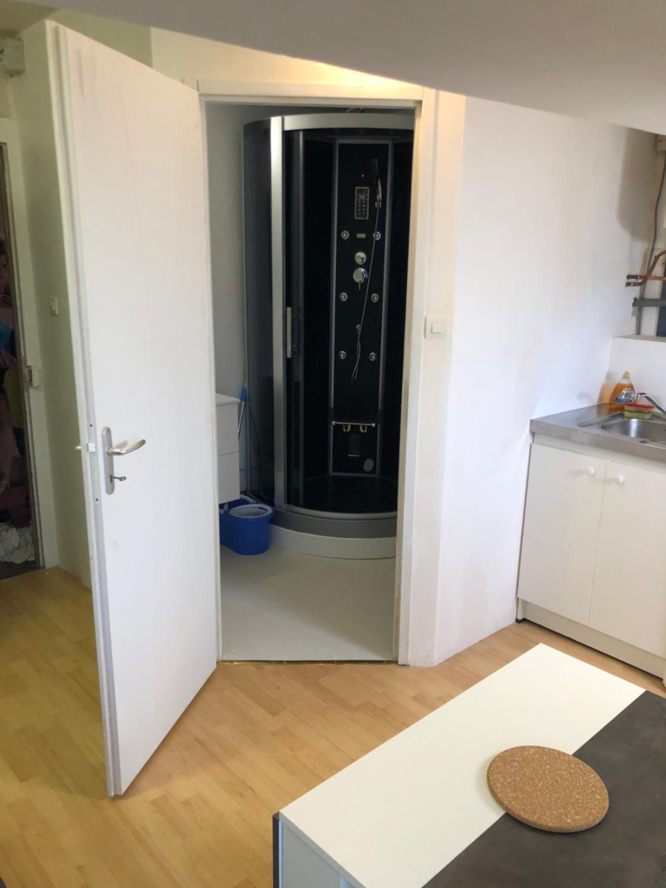 Studio Apartment - Photo 3
