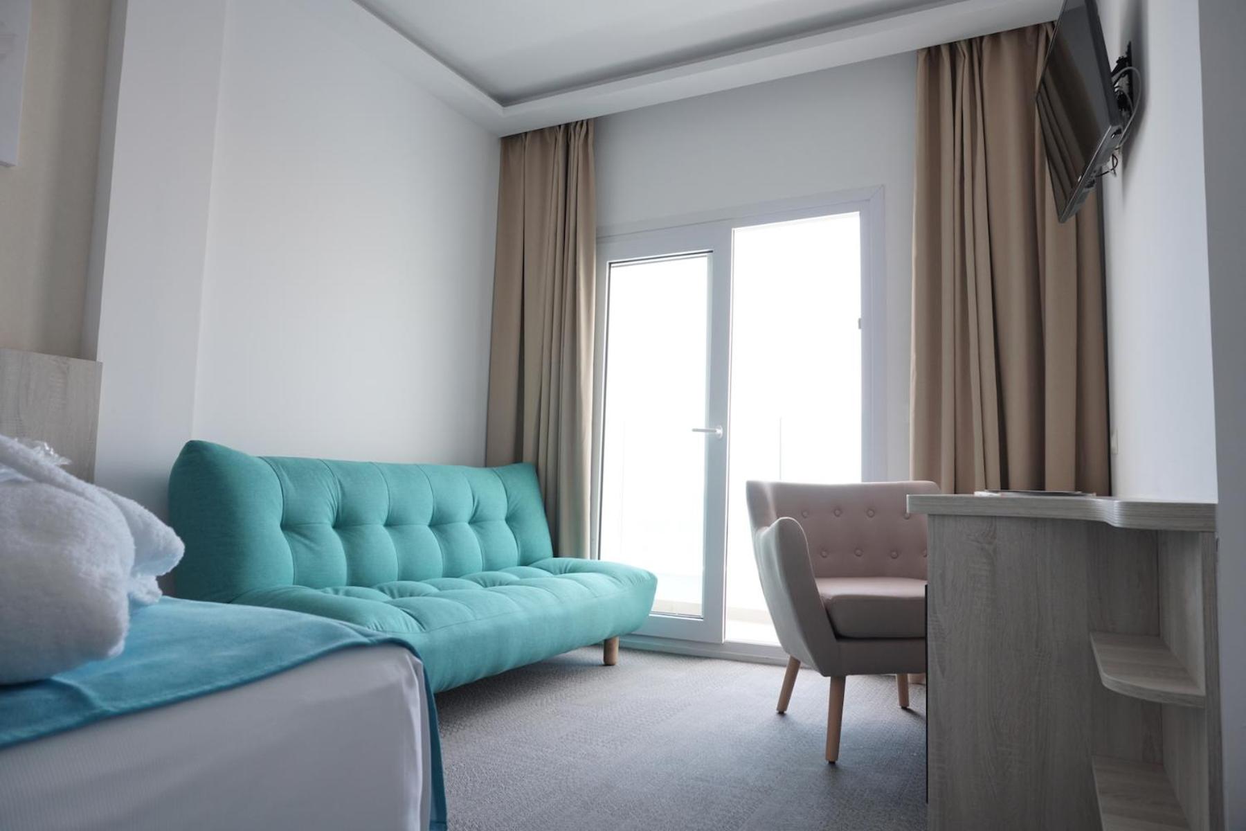 Deluxe Double Room with Sea View - Photo 3
