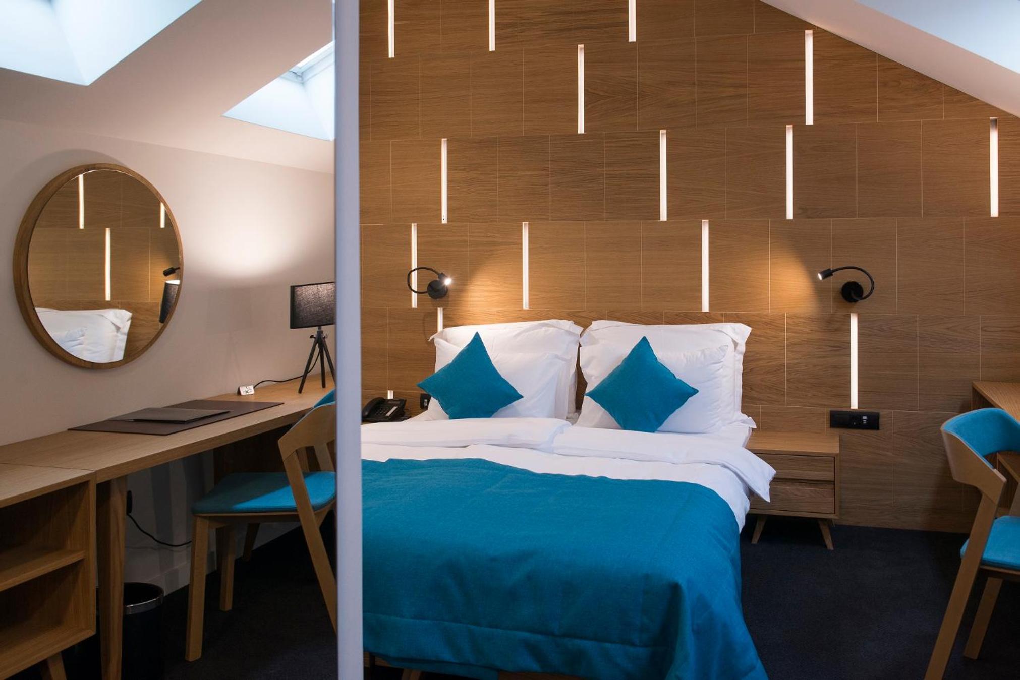 Double or Twin Room photo 3