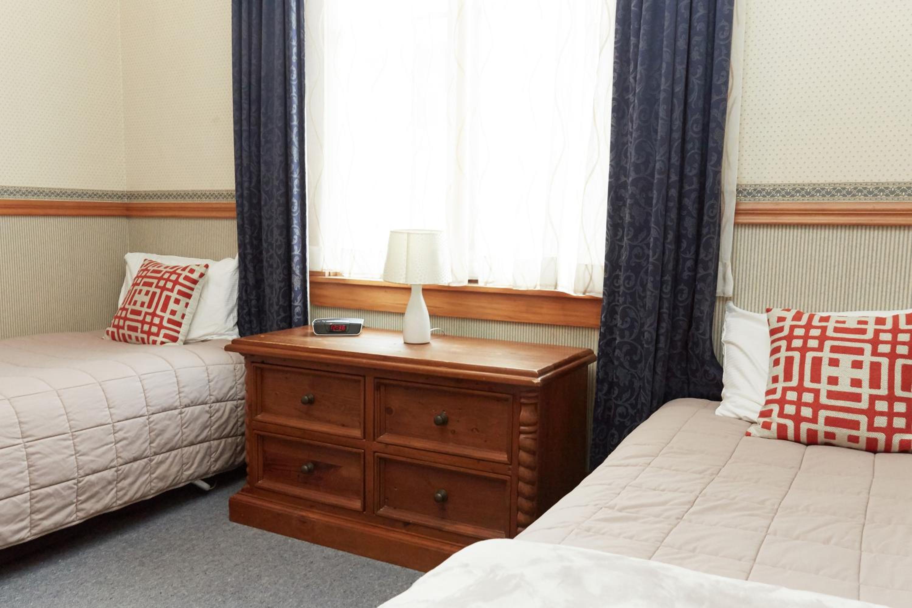 Three-Bedroom Vacation Home  photo 2