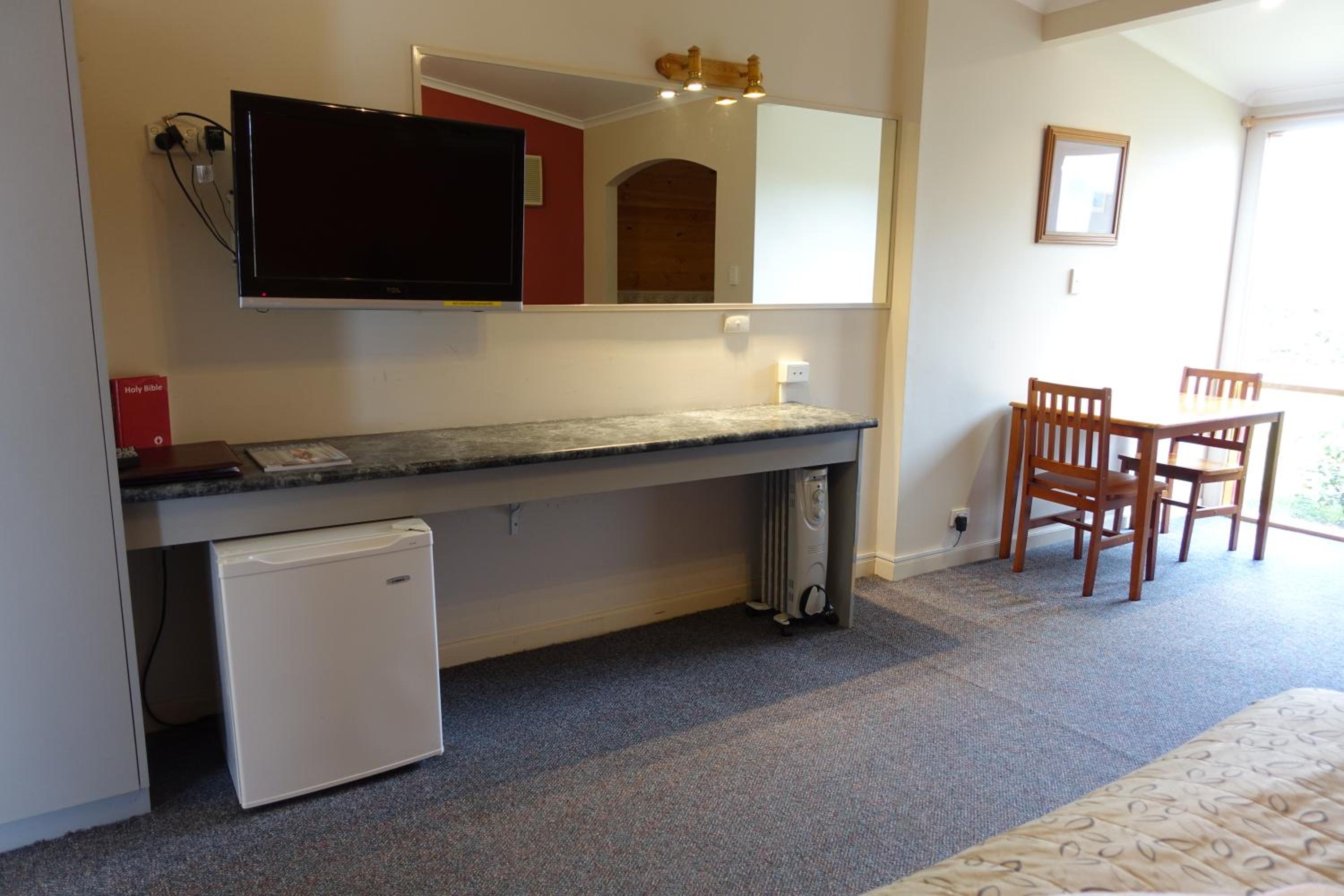 Deluxe Suite with Spa Bath photo 1