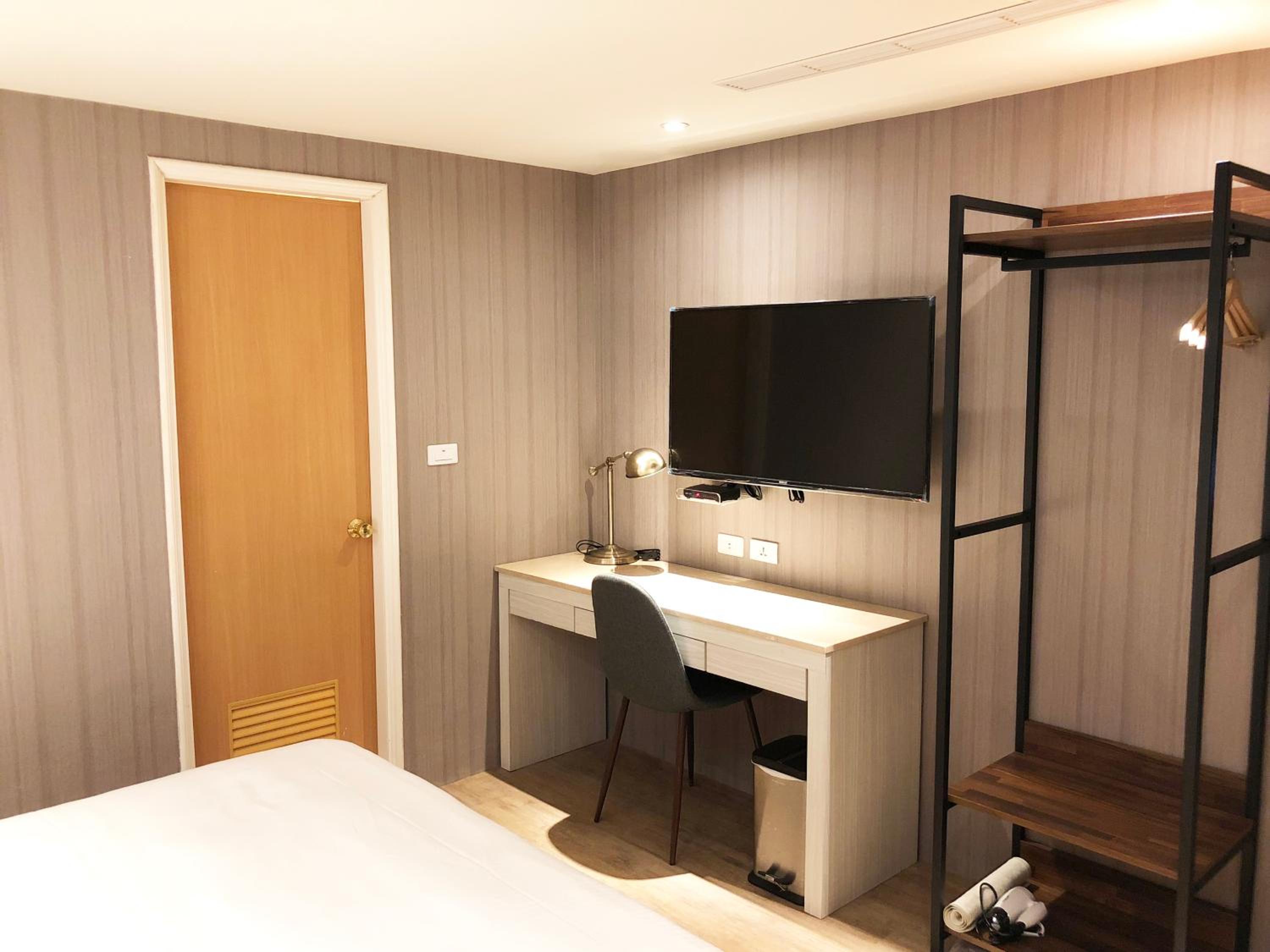 Standard Double Room with no Window photo 2
