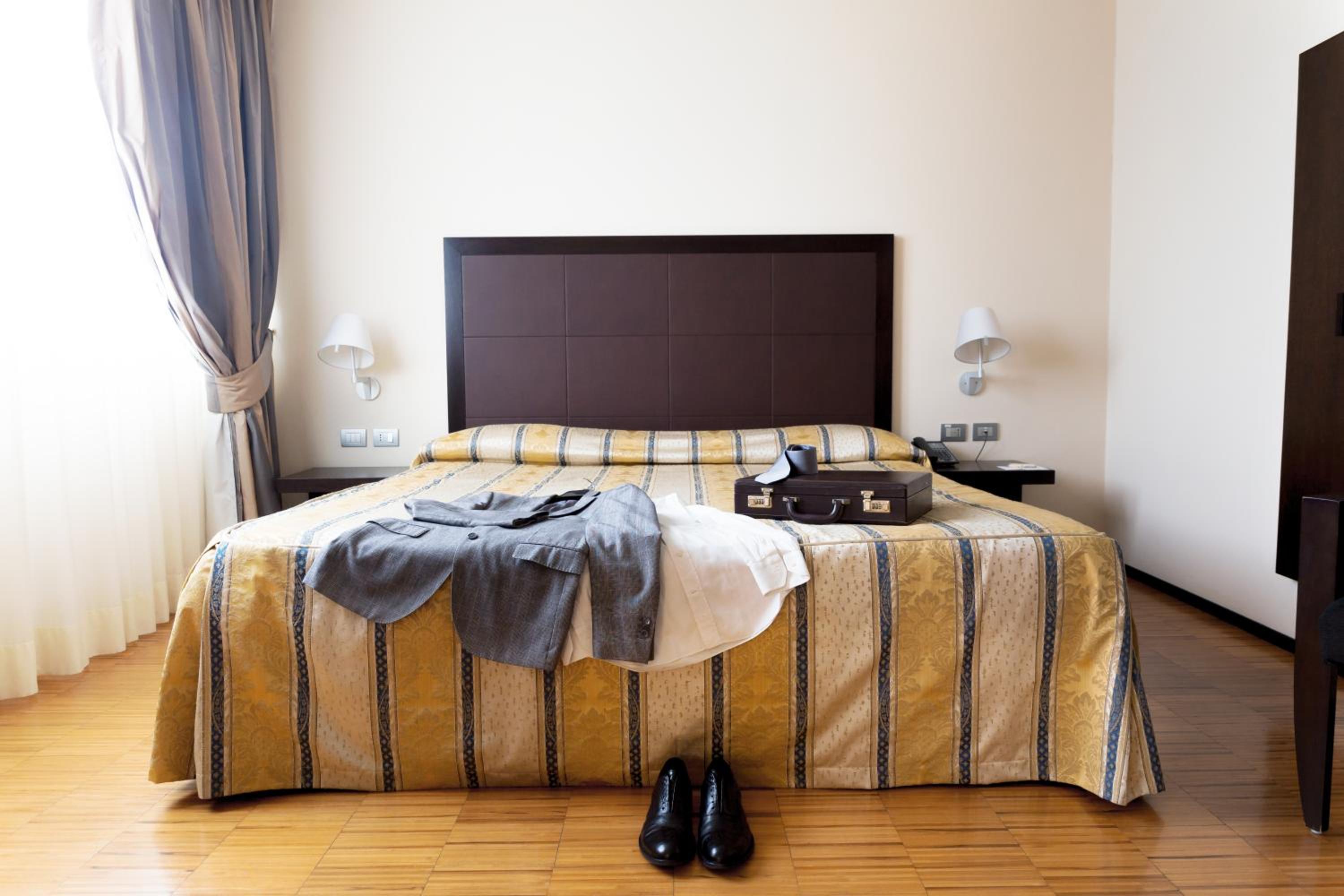 Standard Double Room - Photo 5