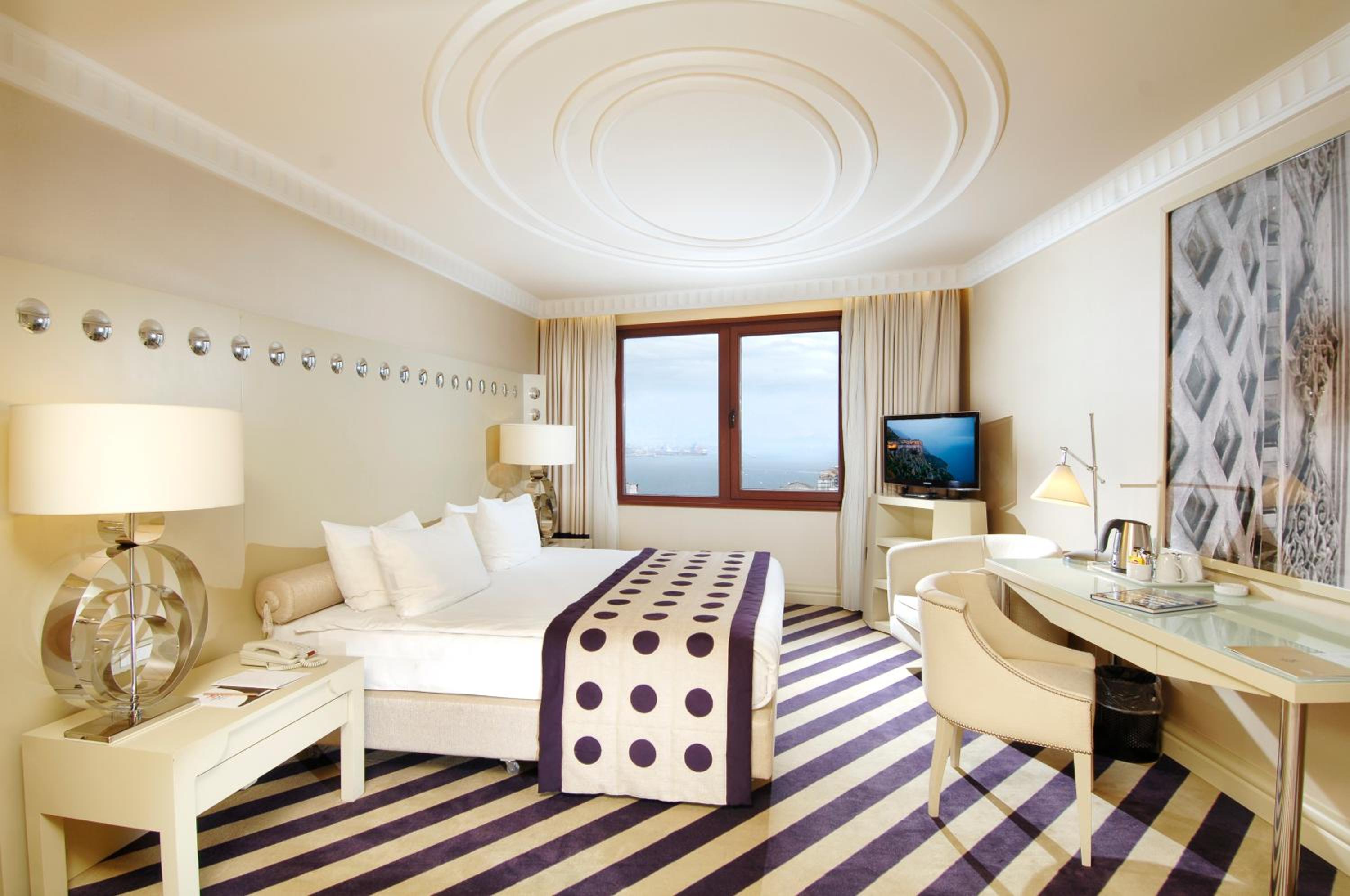 Double or Twin Room with Sea View photo 3
