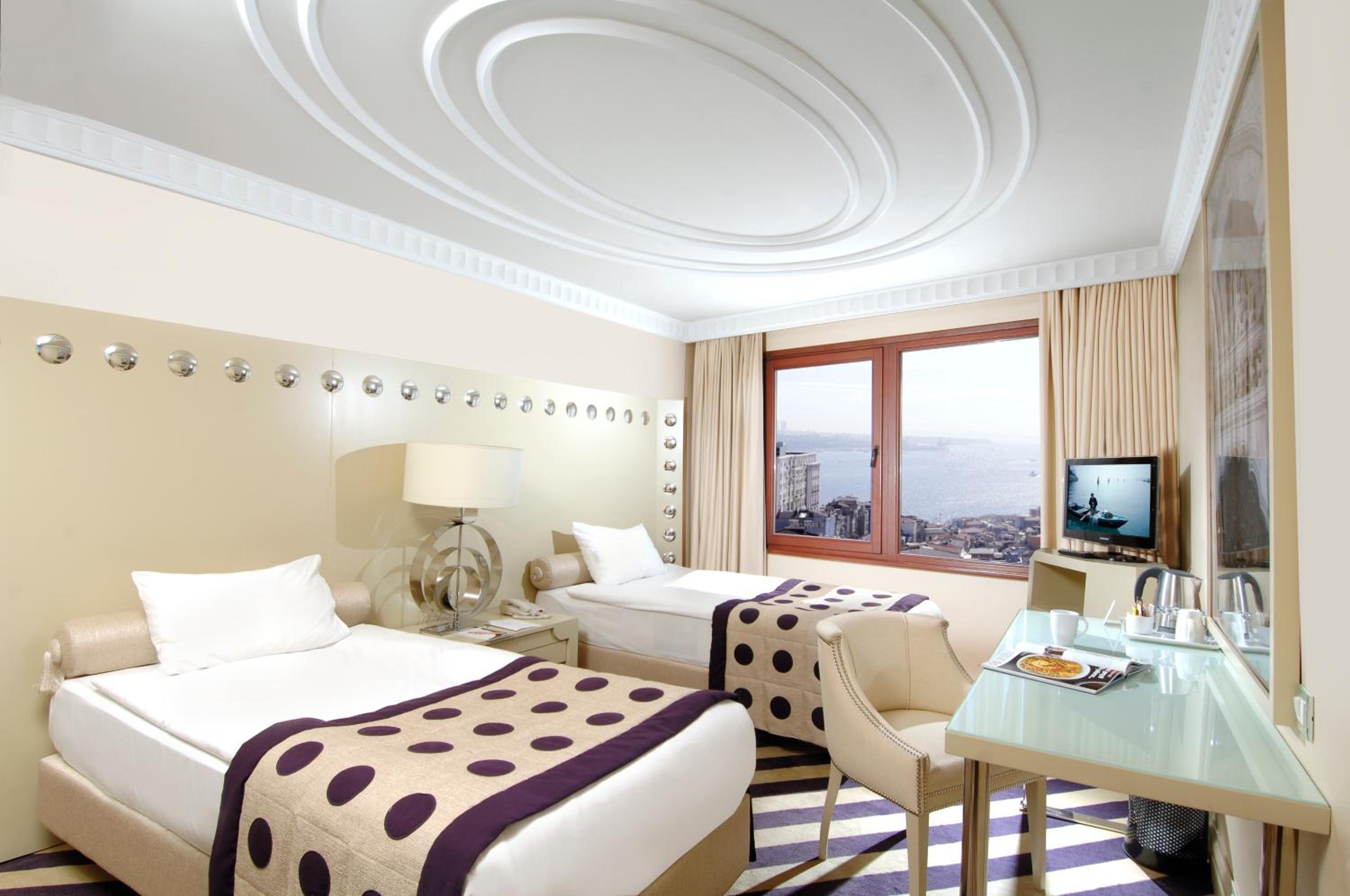 Double or Twin Room with Sea View photo 2