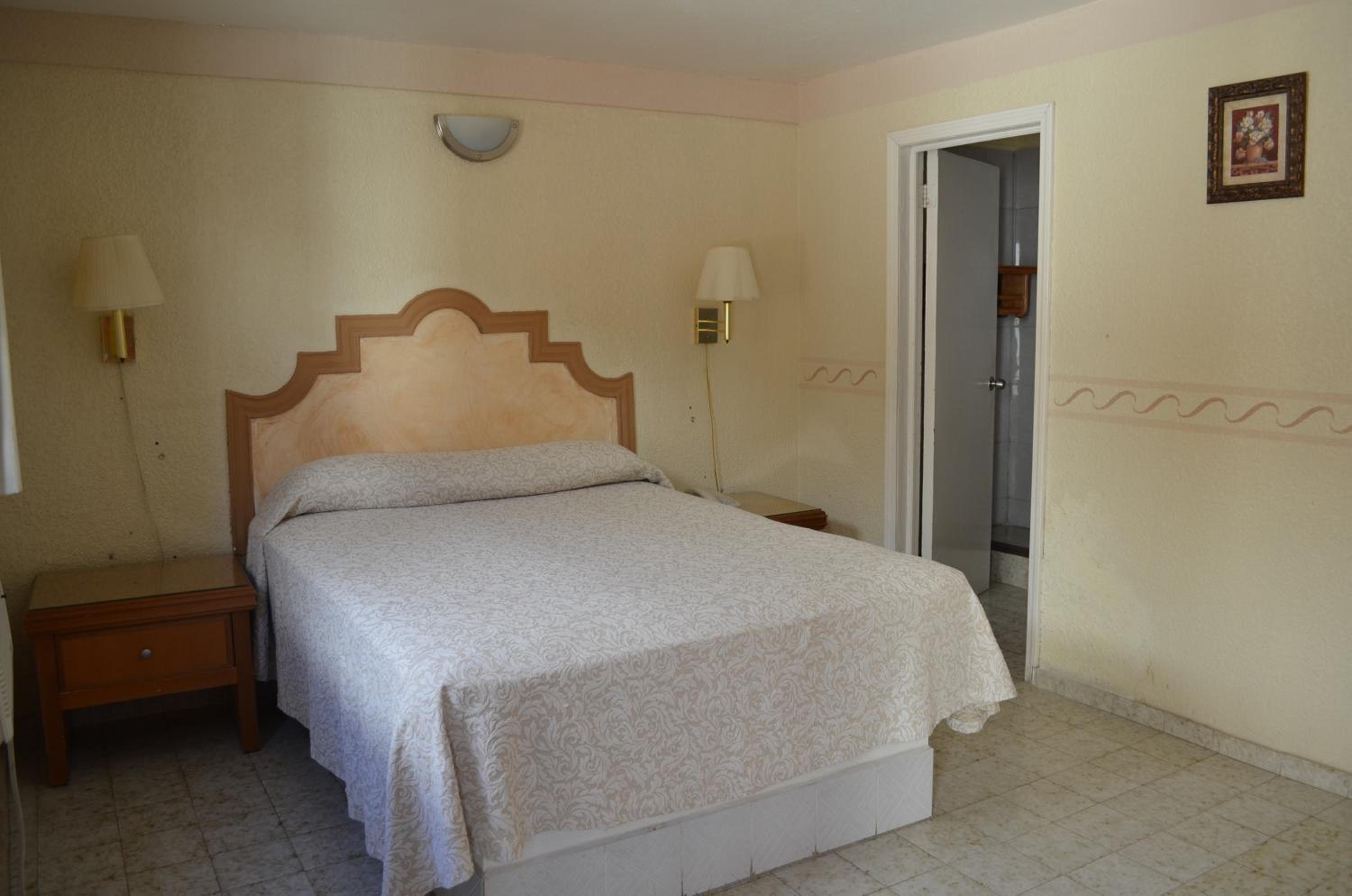 Double Room - Photo 5