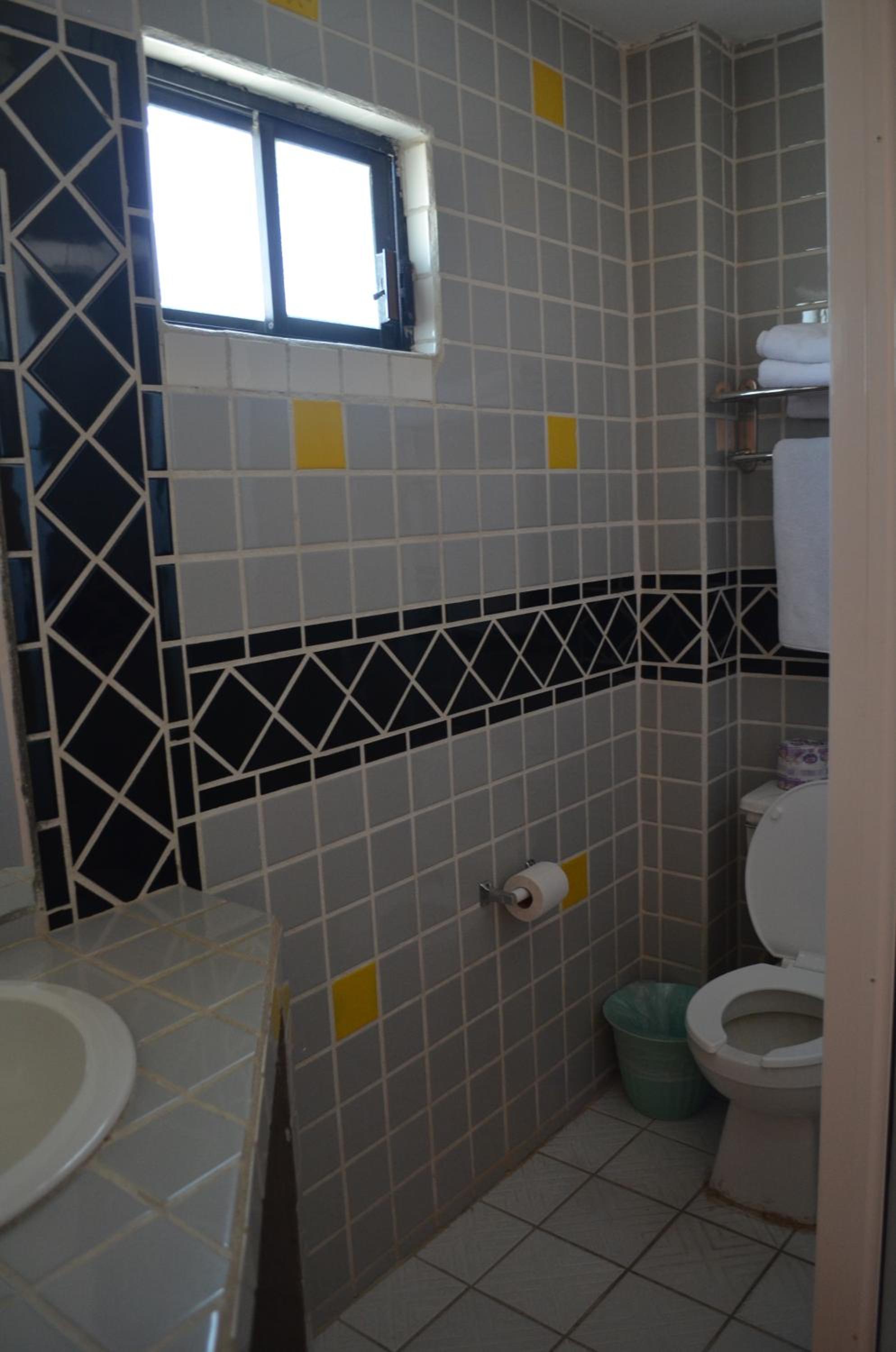 Quadruple Room - Photo 8