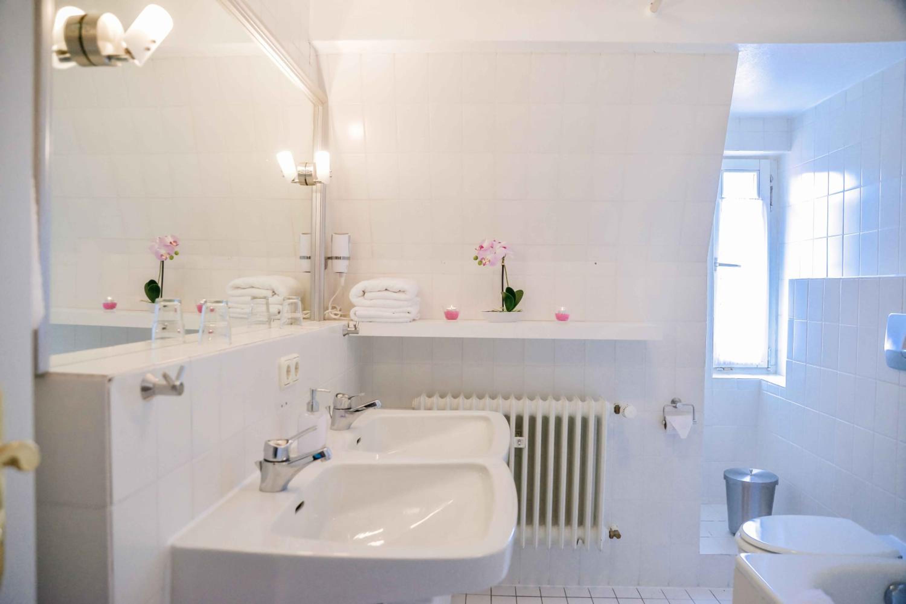Deluxe Suite - Photo 6