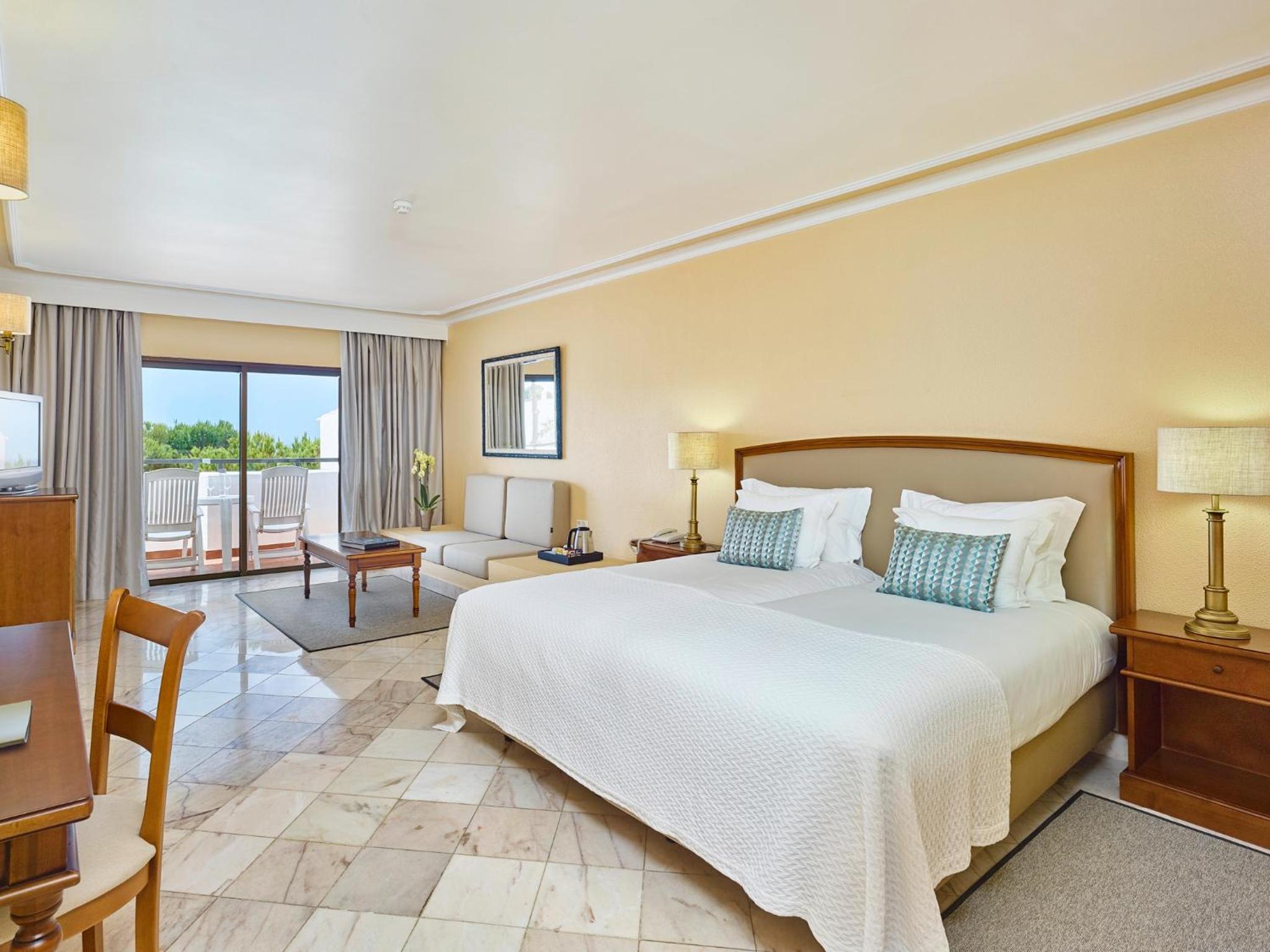 Double or Twin Room with Pool View - Photo 2