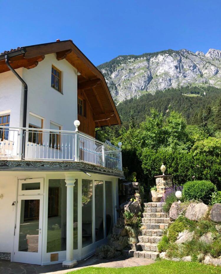 Villa photo 2