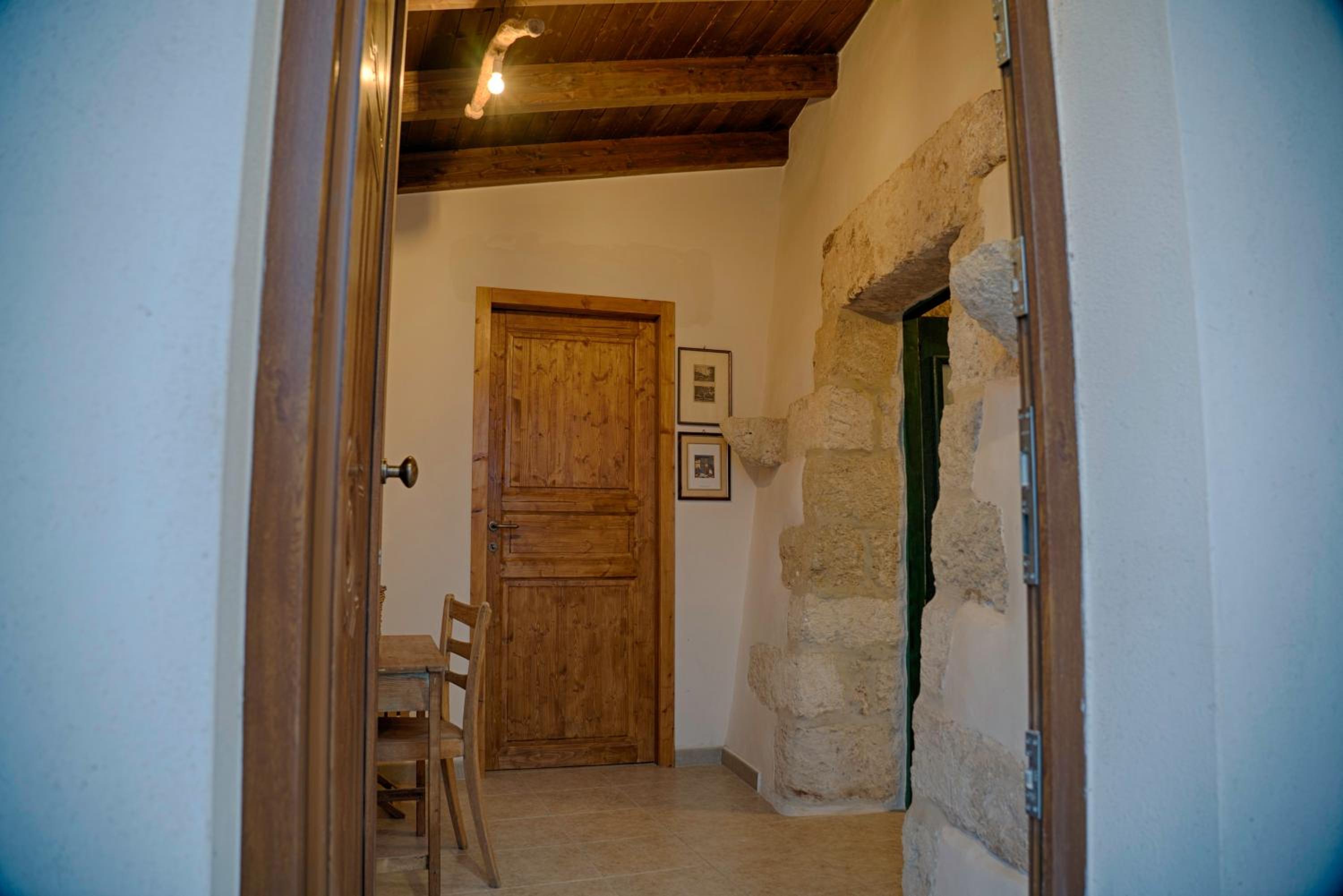 Small Double or Twin Room photo 1