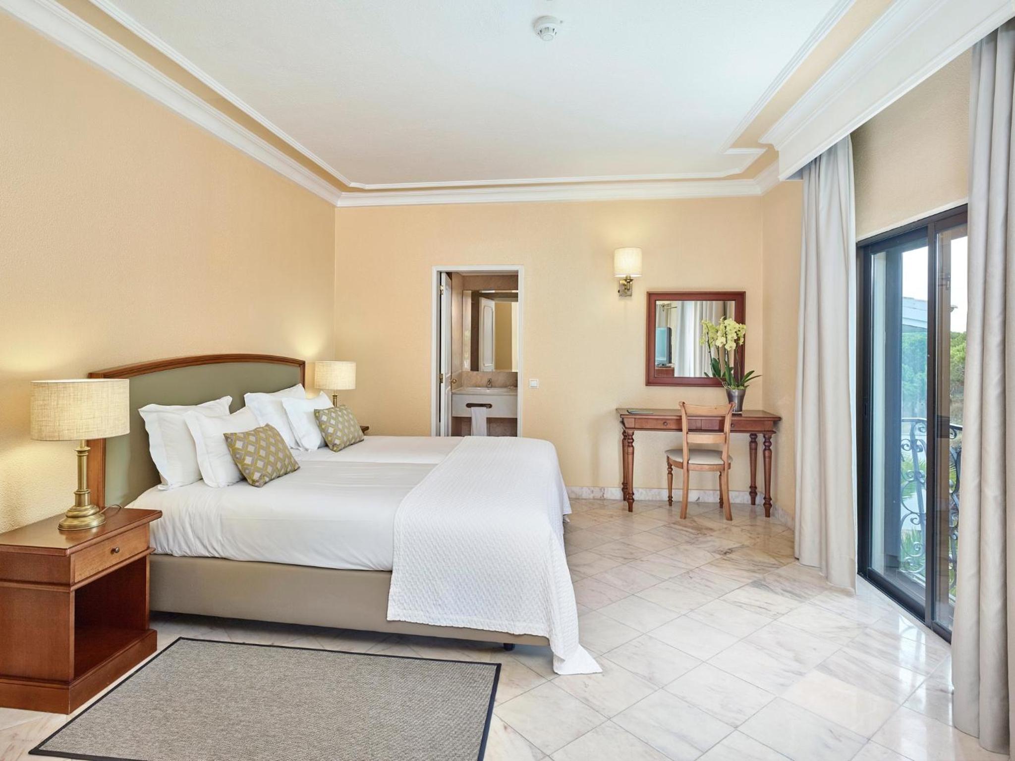 Standard Double or Twin Room - Photo 2