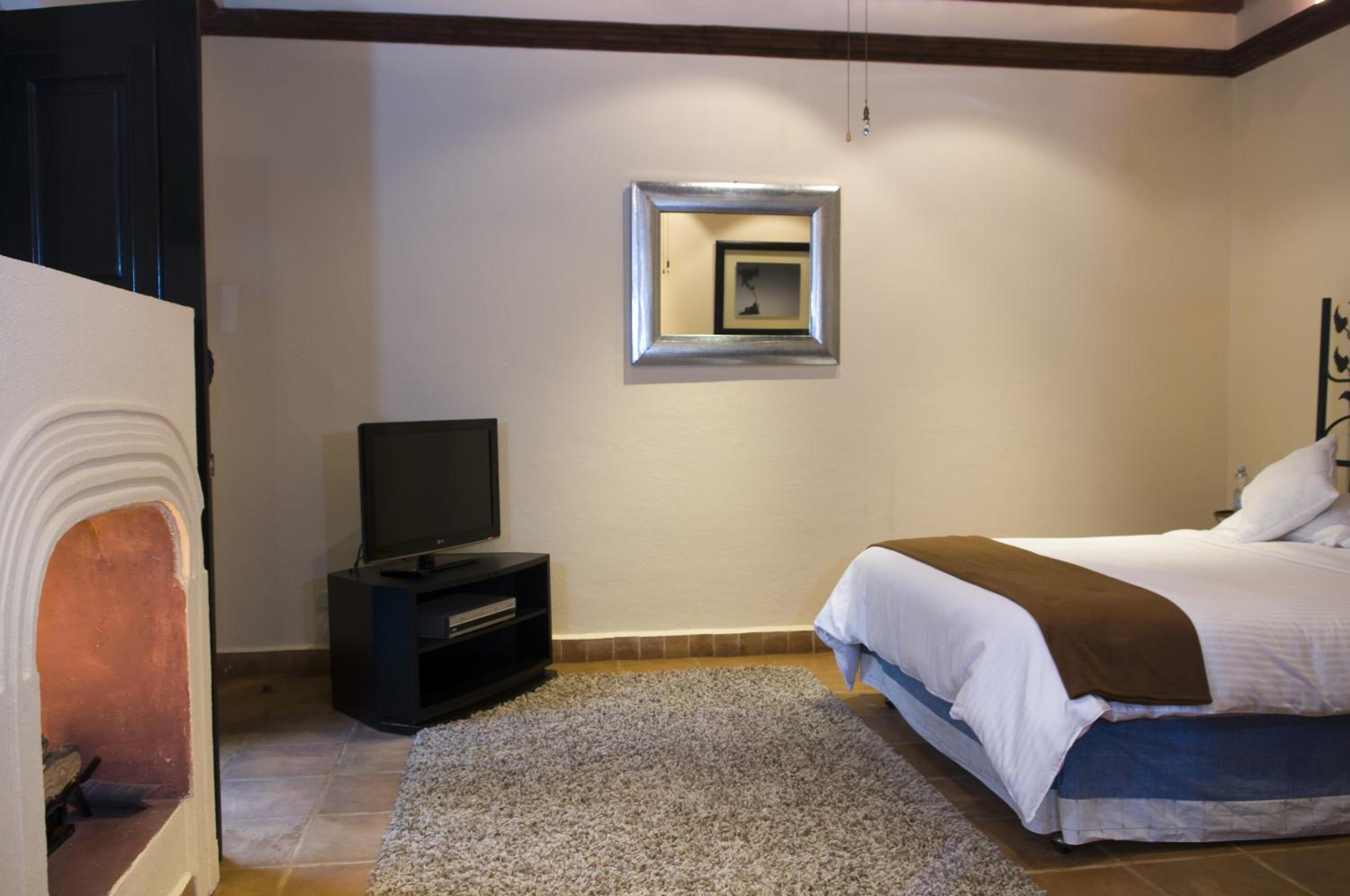 Deluxe Suite - Photo 34