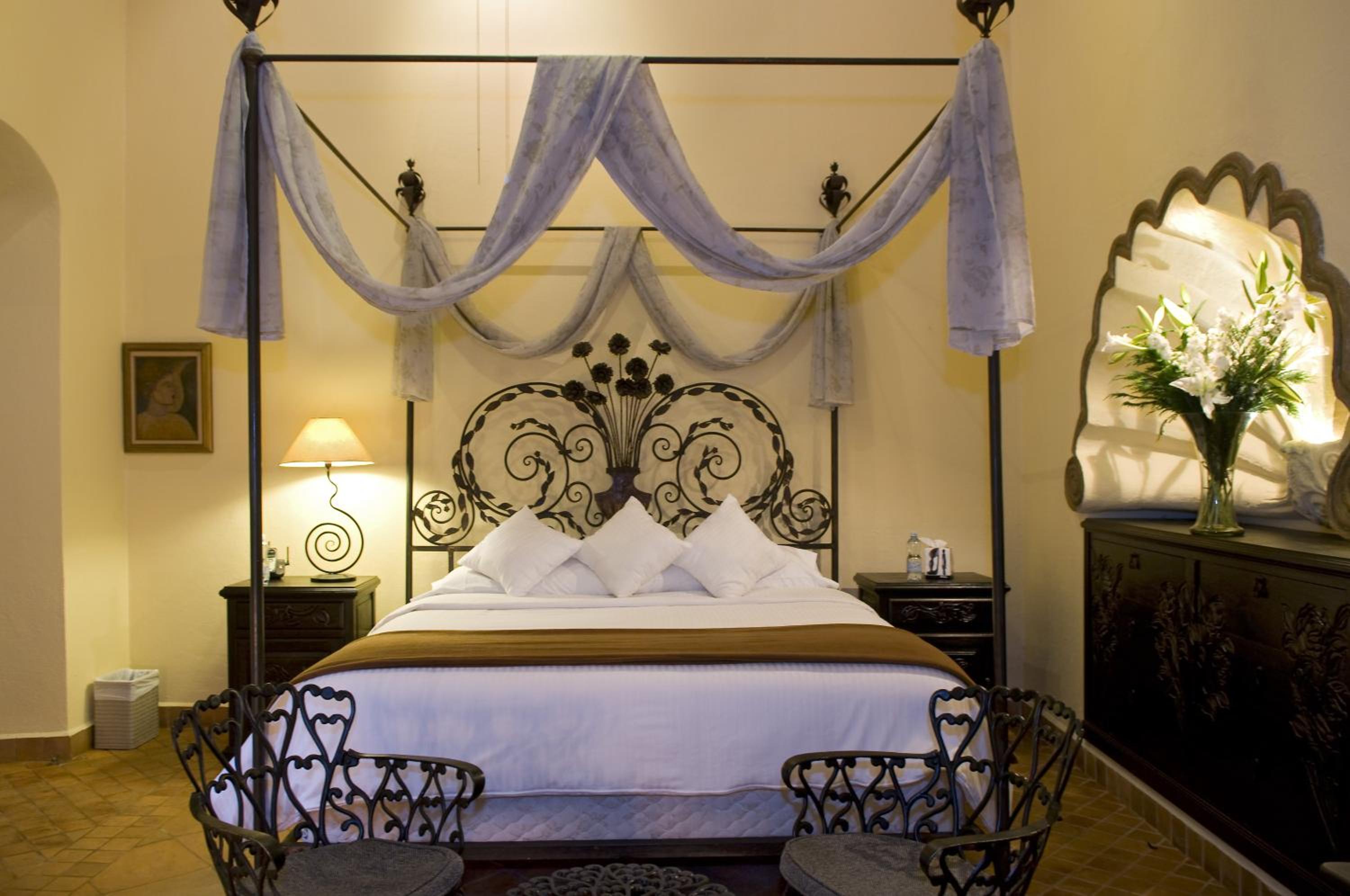 Superior Suite - Photo 8