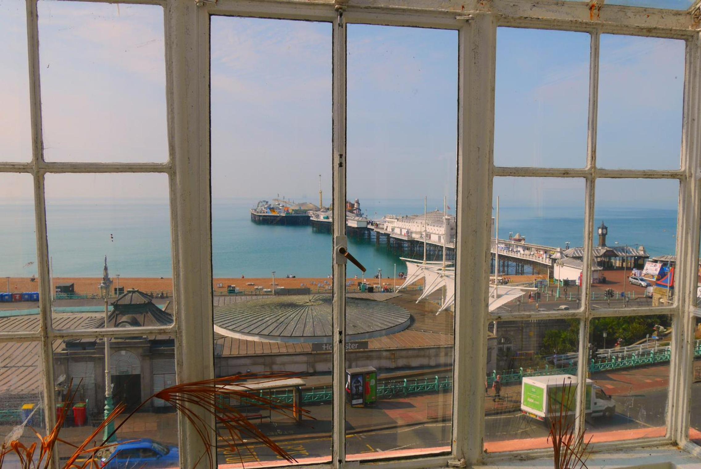 Apartment with Balcony - Photo 8