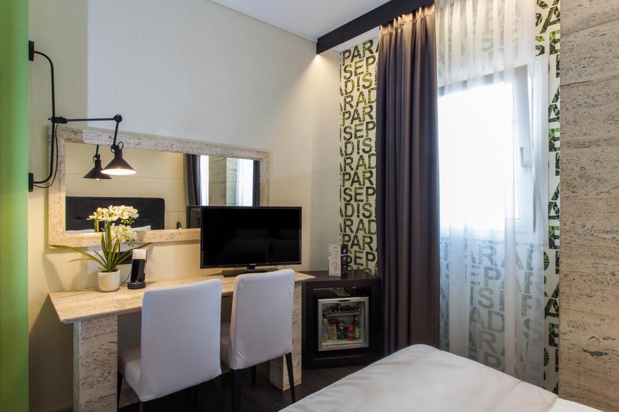 Double Room - Photo 8