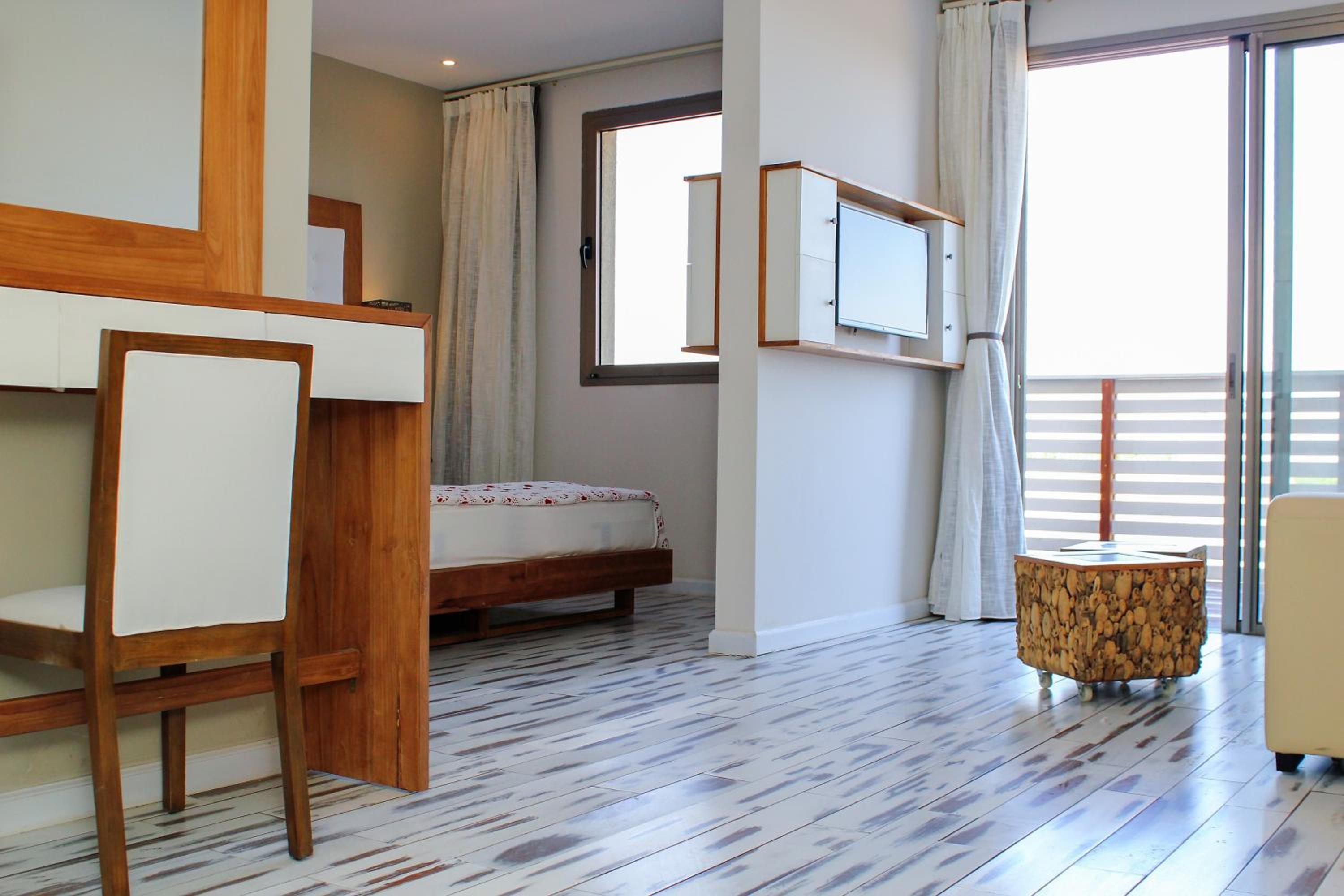 Suite - Photo 2