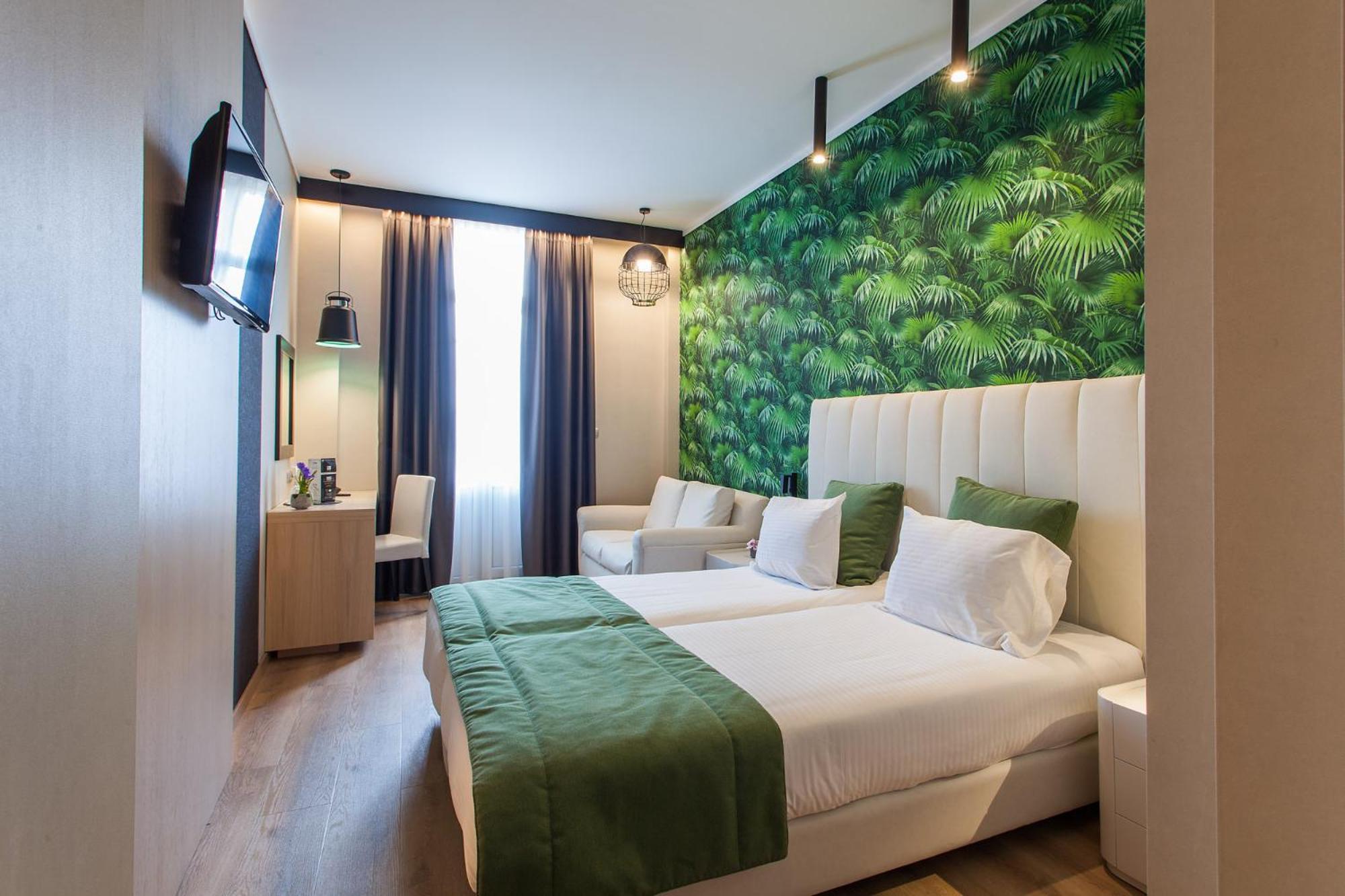 Twin Room with Balcony photo 3
