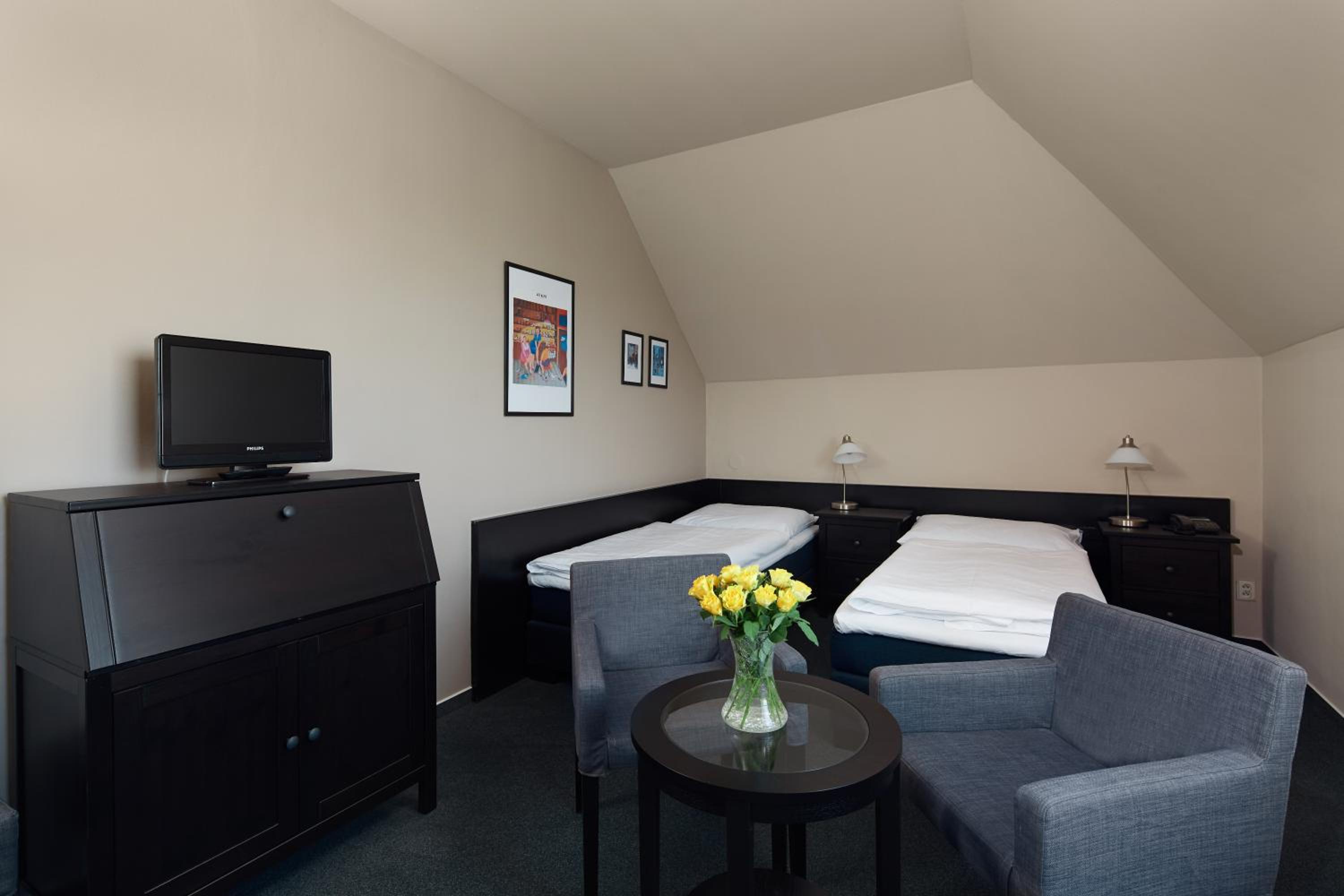 Double or Twin Room - Photo 1