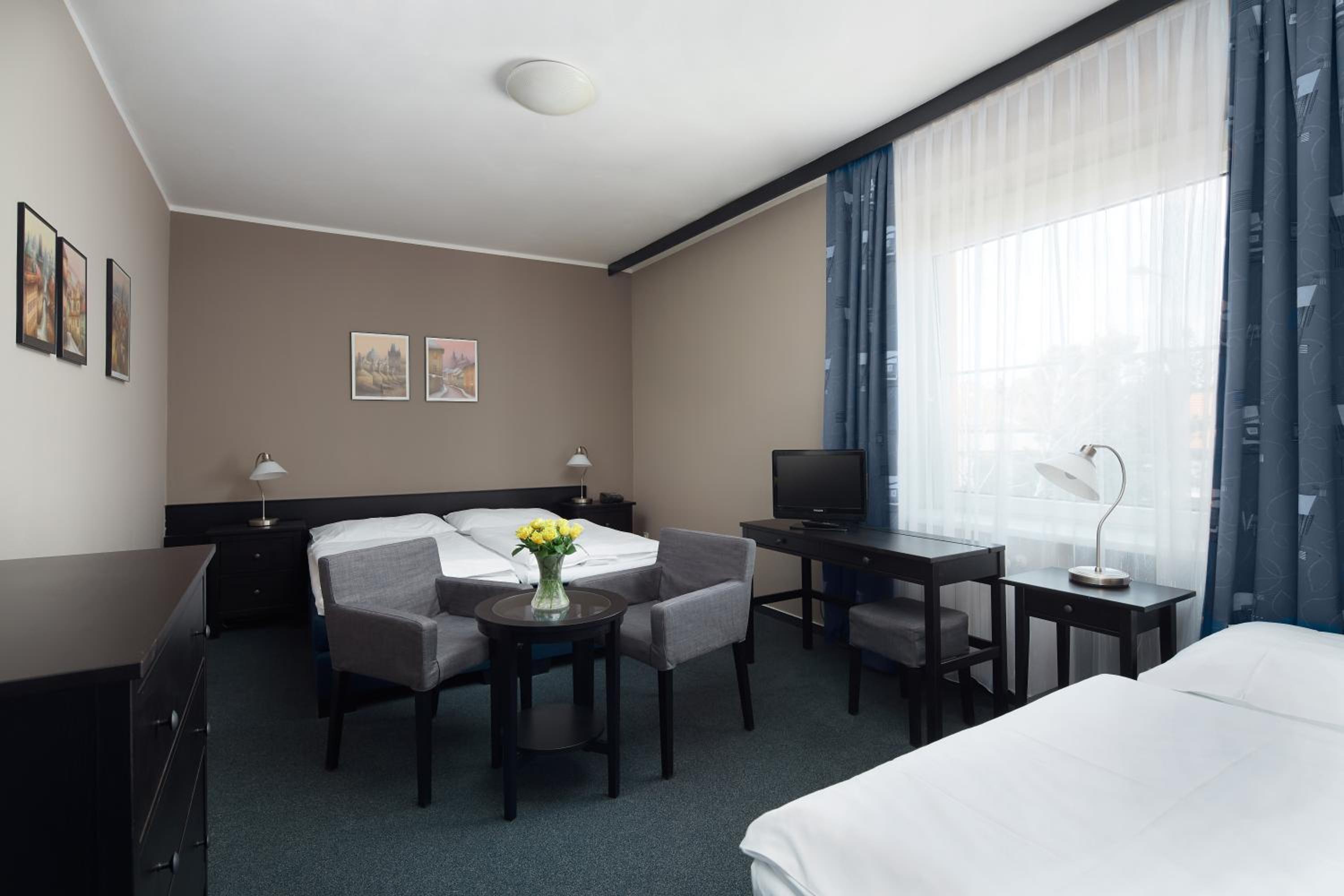 Double Room with Extra Bed - Photo 1