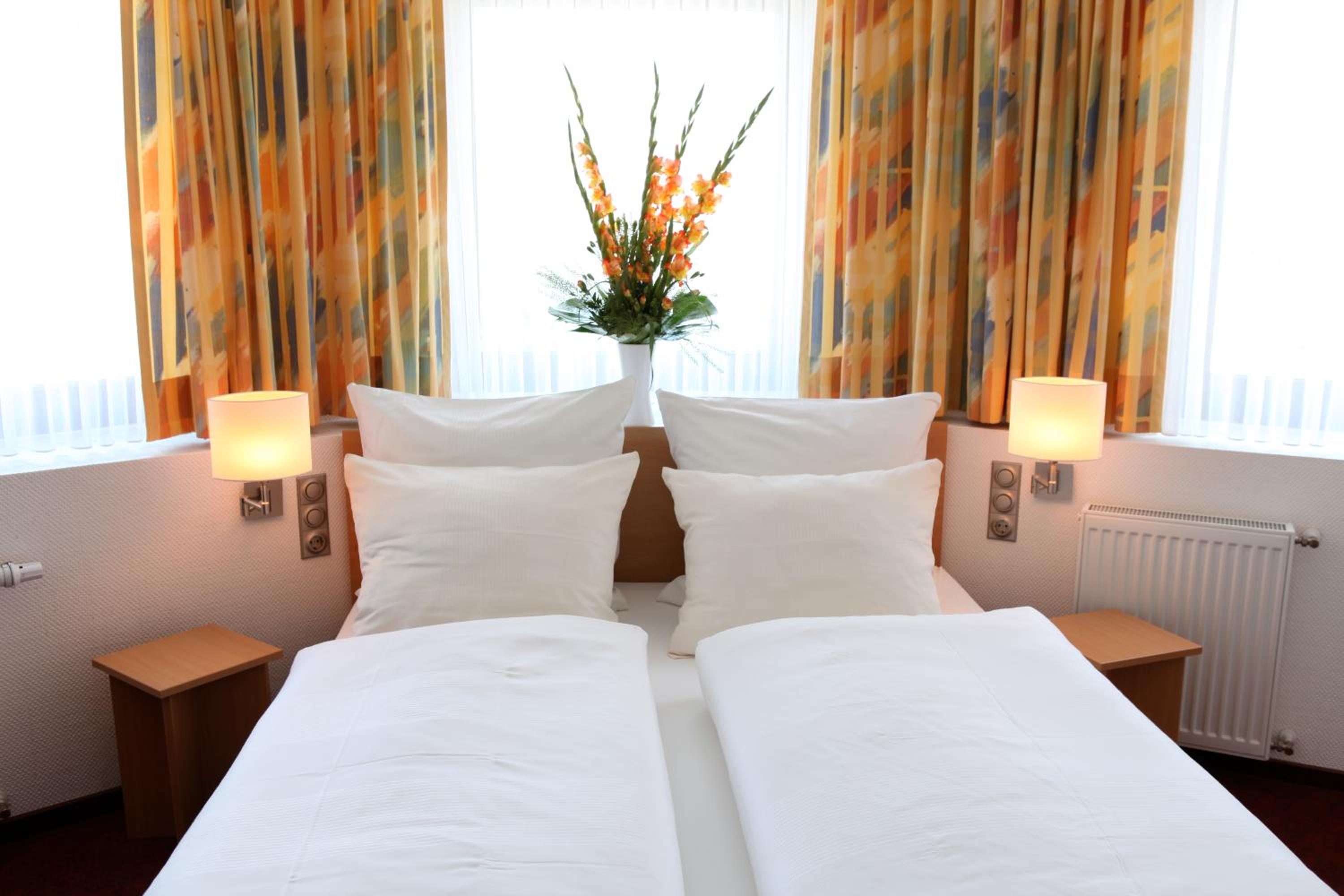 Double or Twin Room photo 2