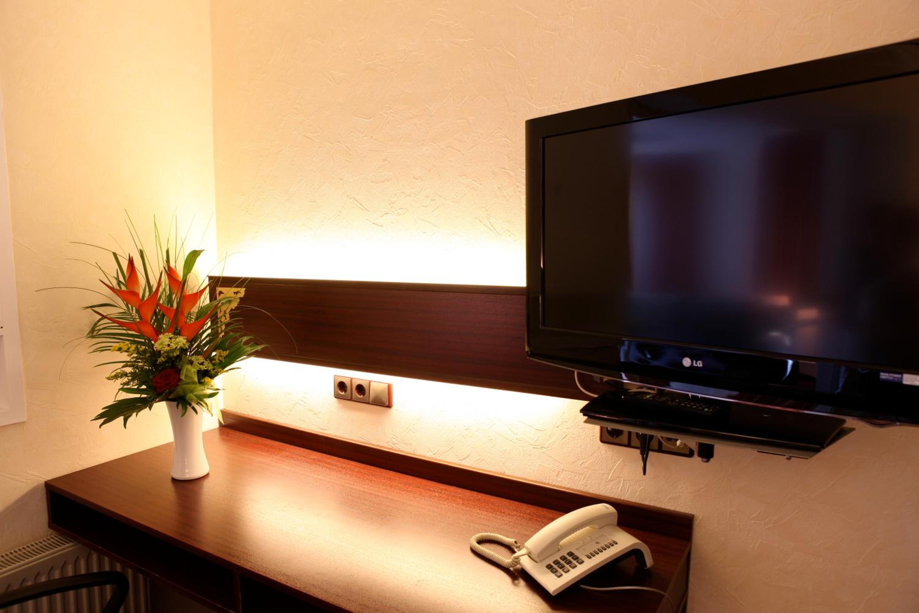 Family Room (2 Adults + 2 Children) photo 2