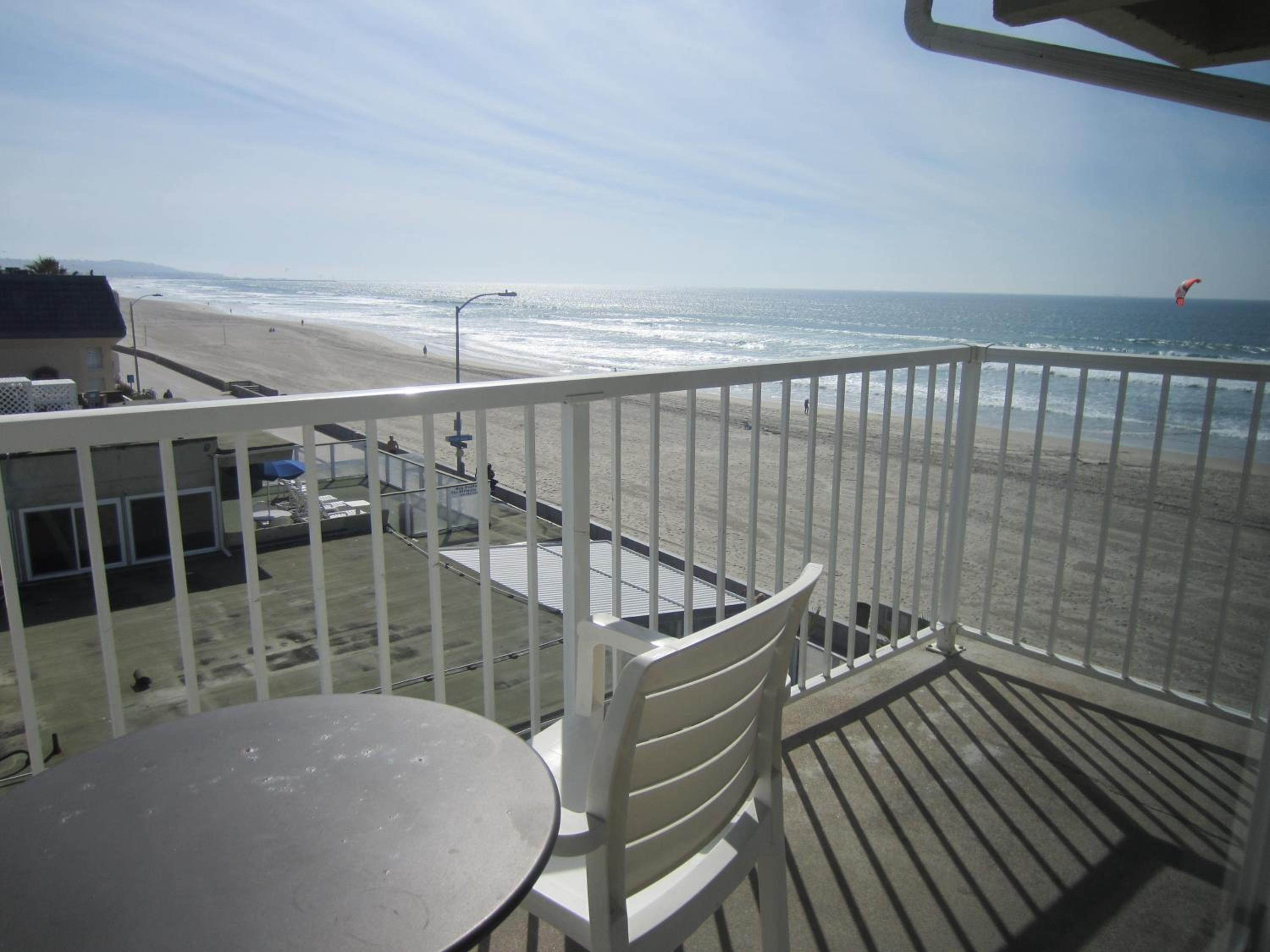 Junior Suite with Ocean View - Photo 5