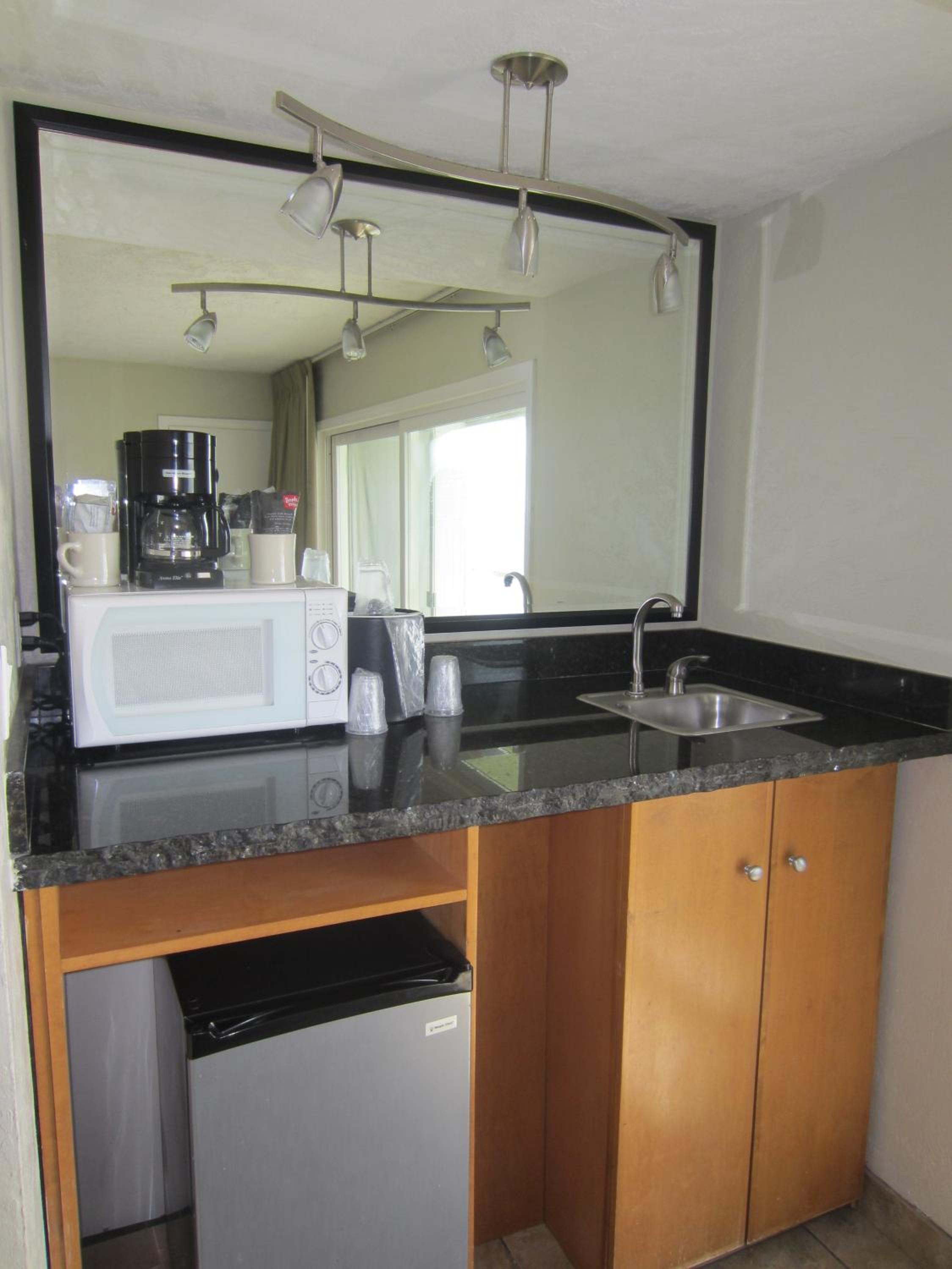 Double Room - Photo 6