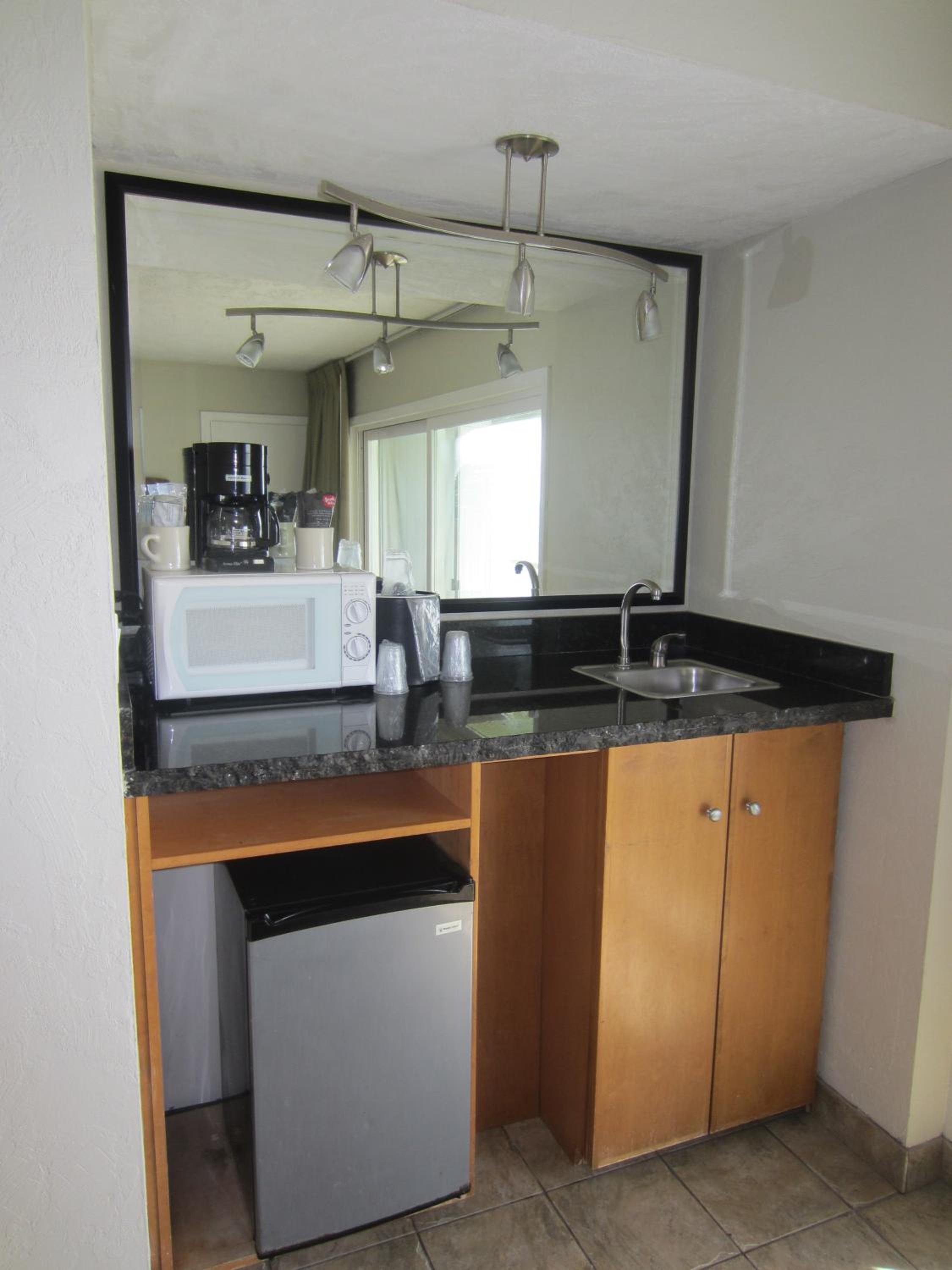 Junior Suite with Ocean View - Photo 6