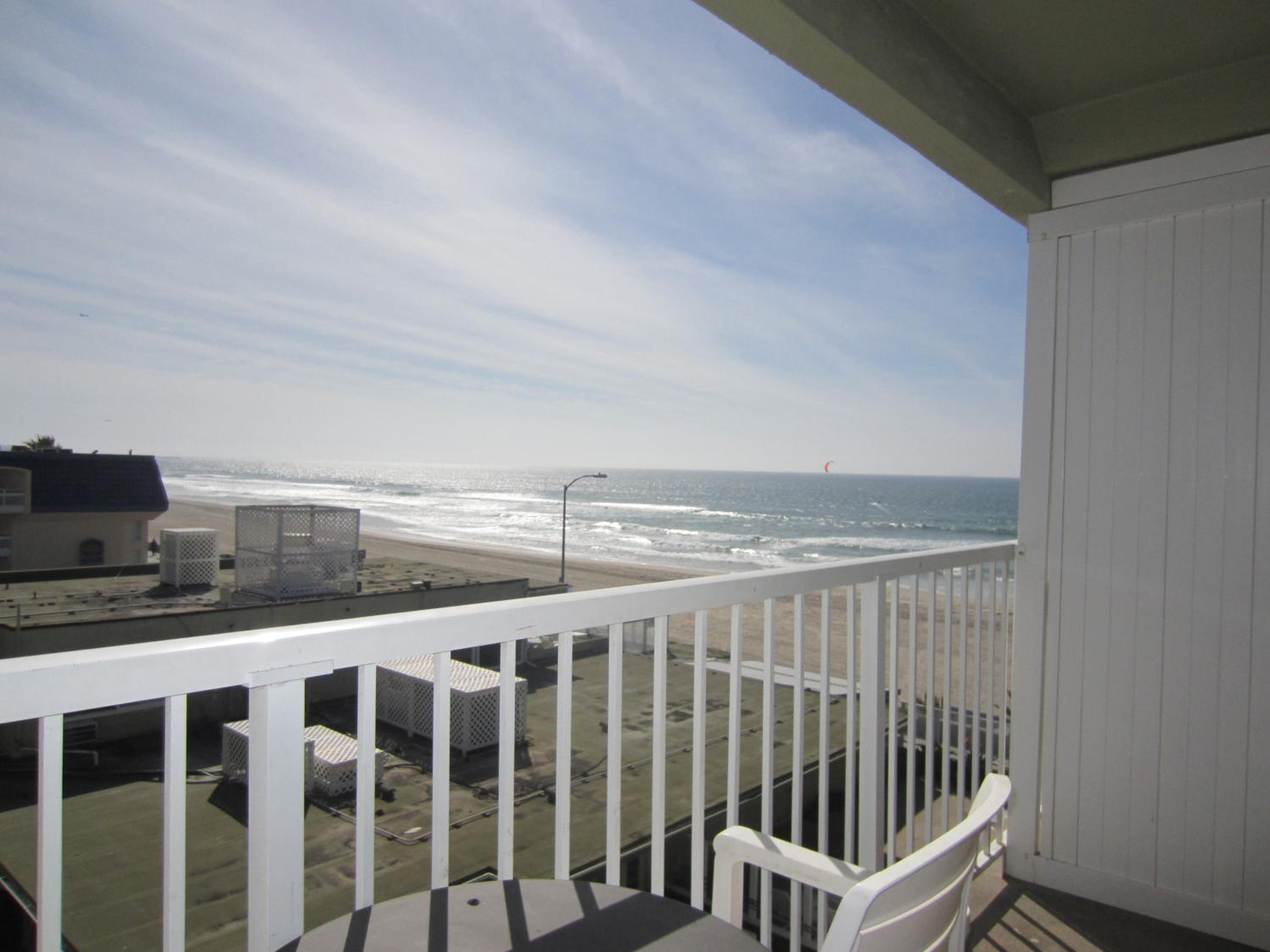 King Room with Ocean View - Photo 12