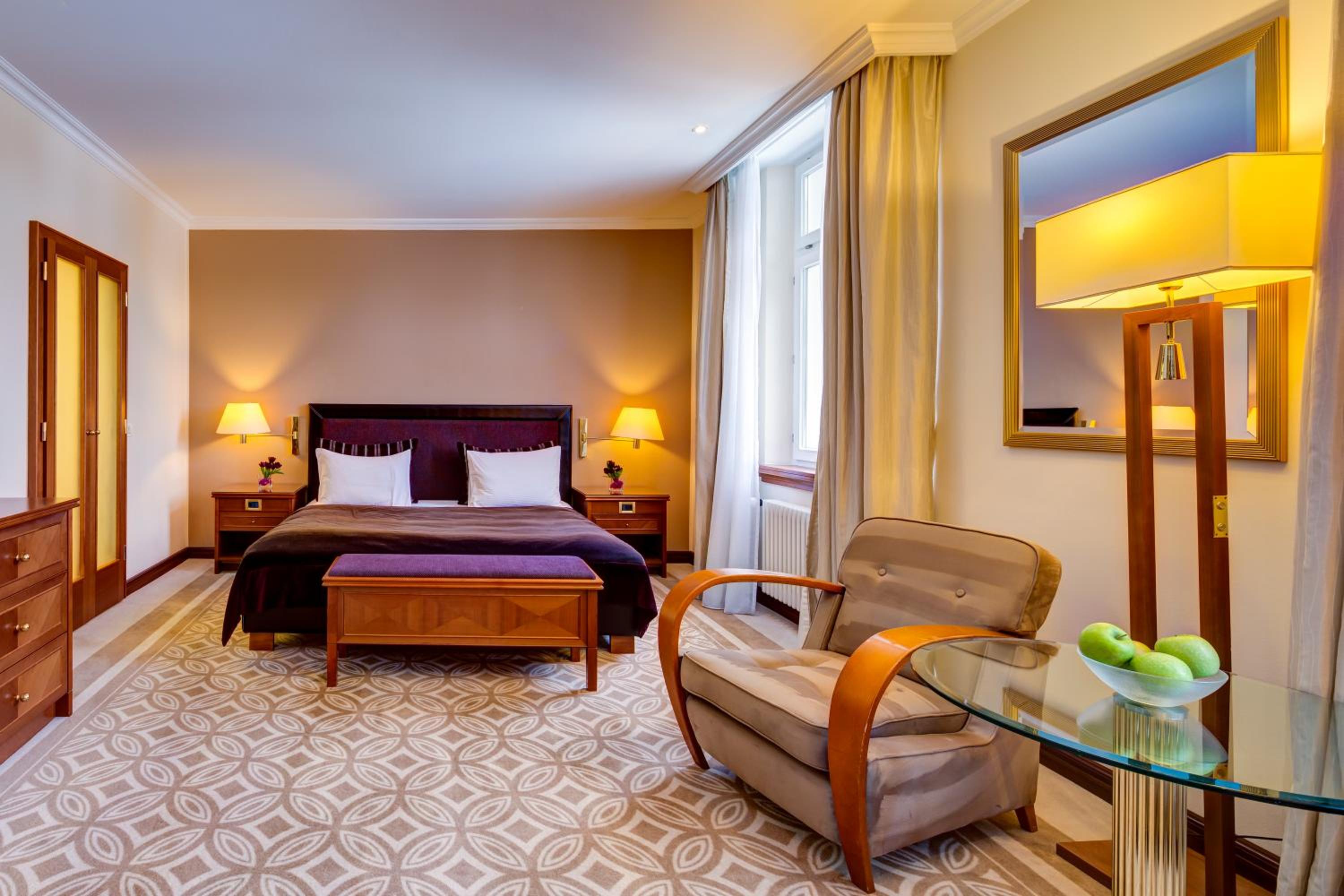 Grand Deluxe Double Room thumbnail 6