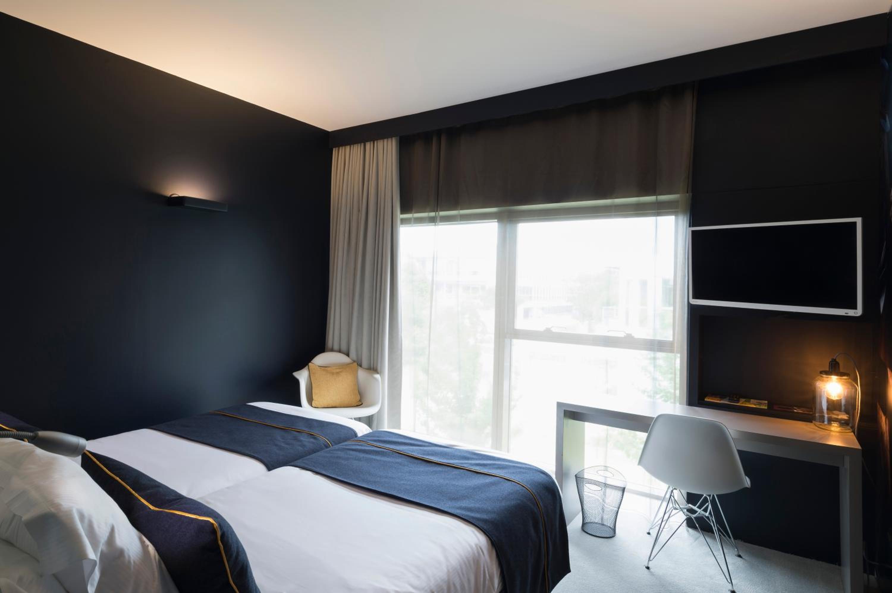 Standard Twin Room - Photo 1