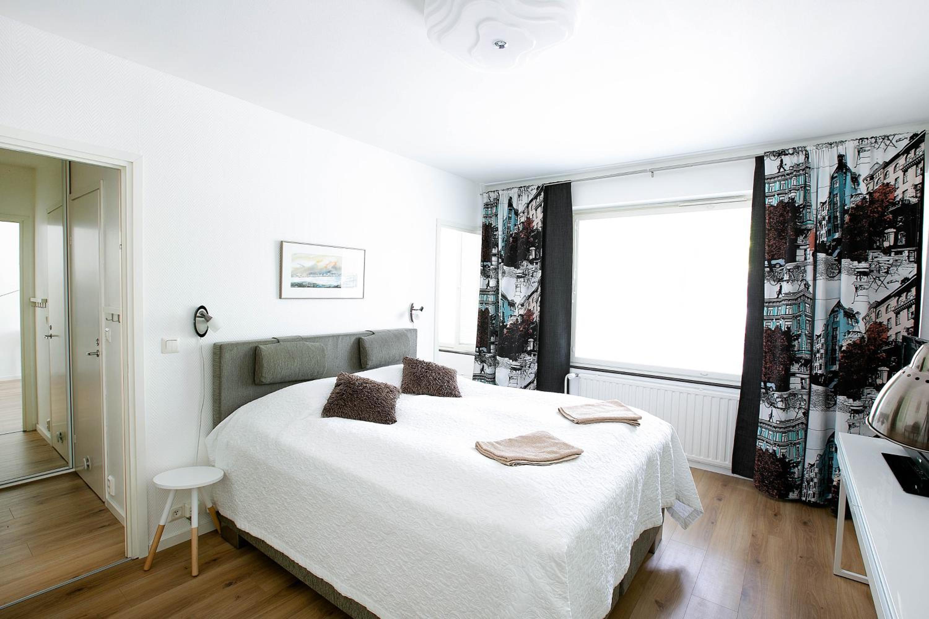Studio Apartment - Photo 1