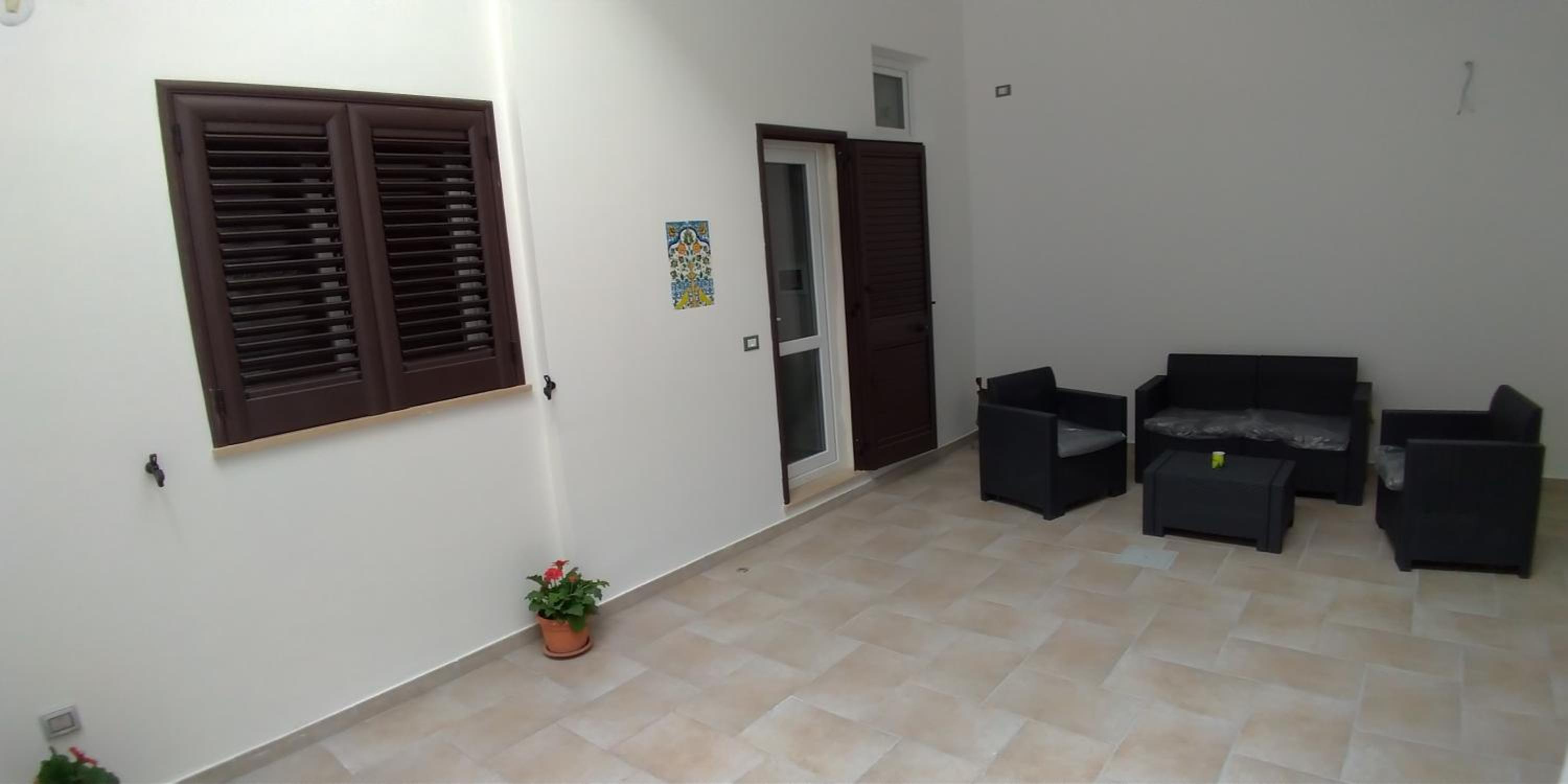 Twin Room with Private Bathroom - Photo 15
