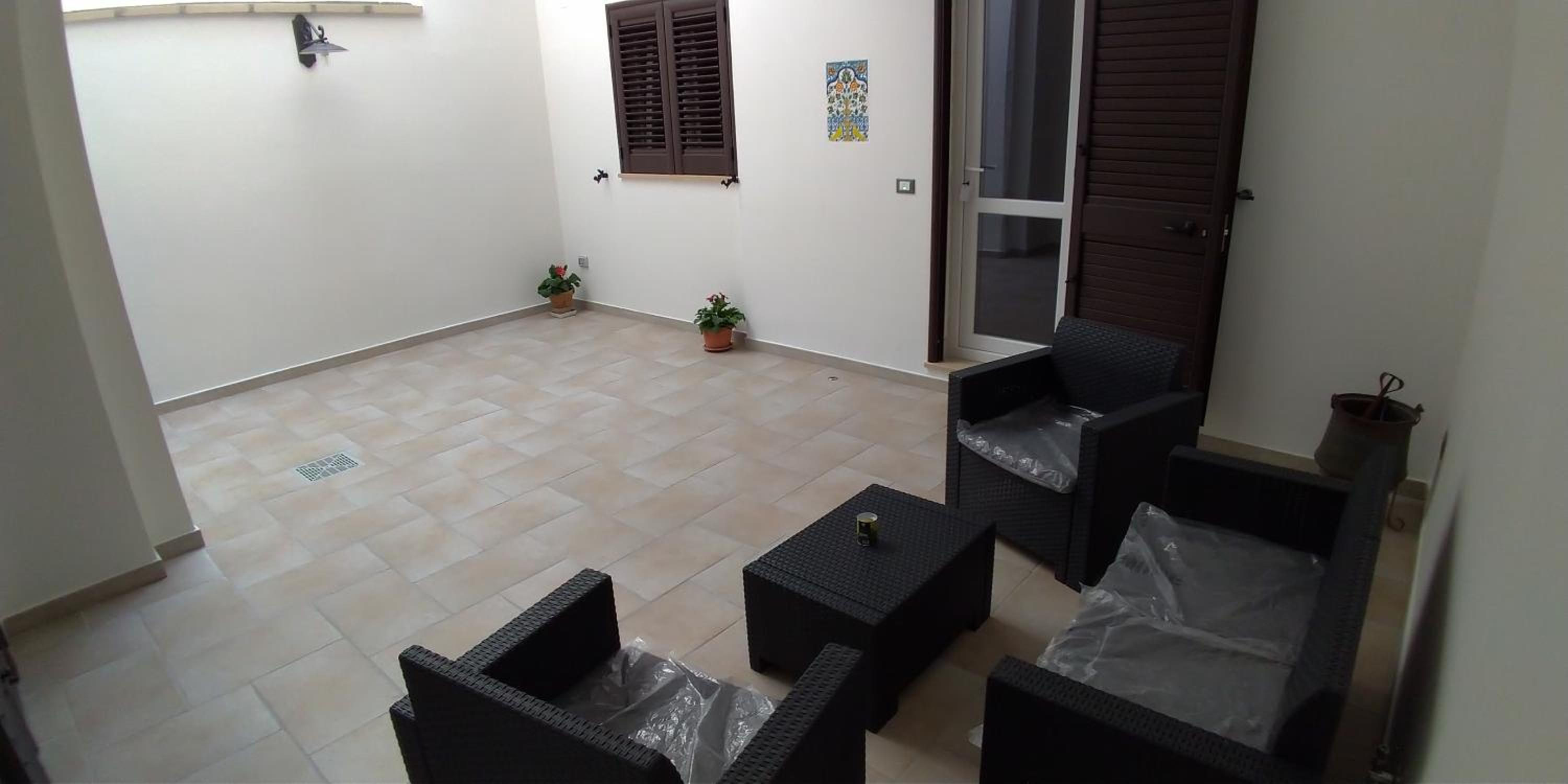 Triple Room with Private Bathroom - Photo 9