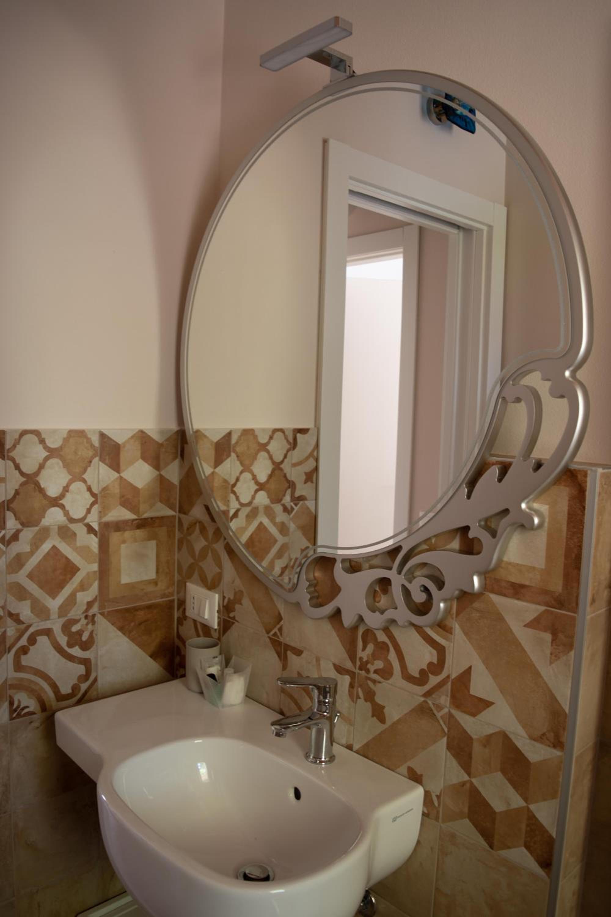 Standard Single Room with Shared Bathroom photo 3