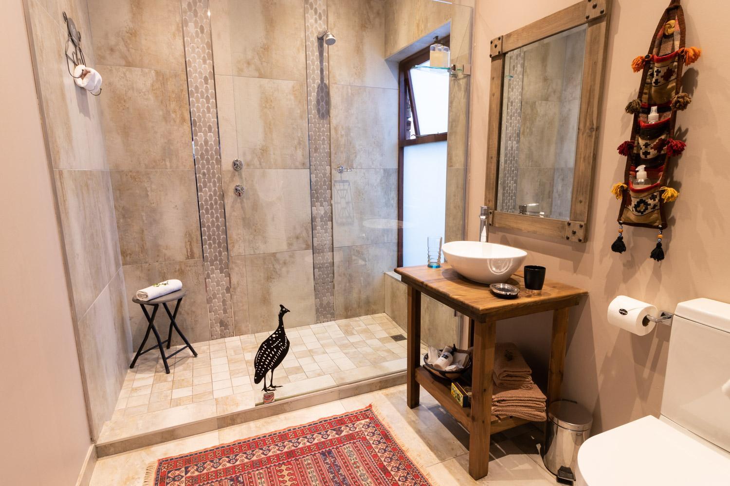 Luxury Queen Room - Photo 8