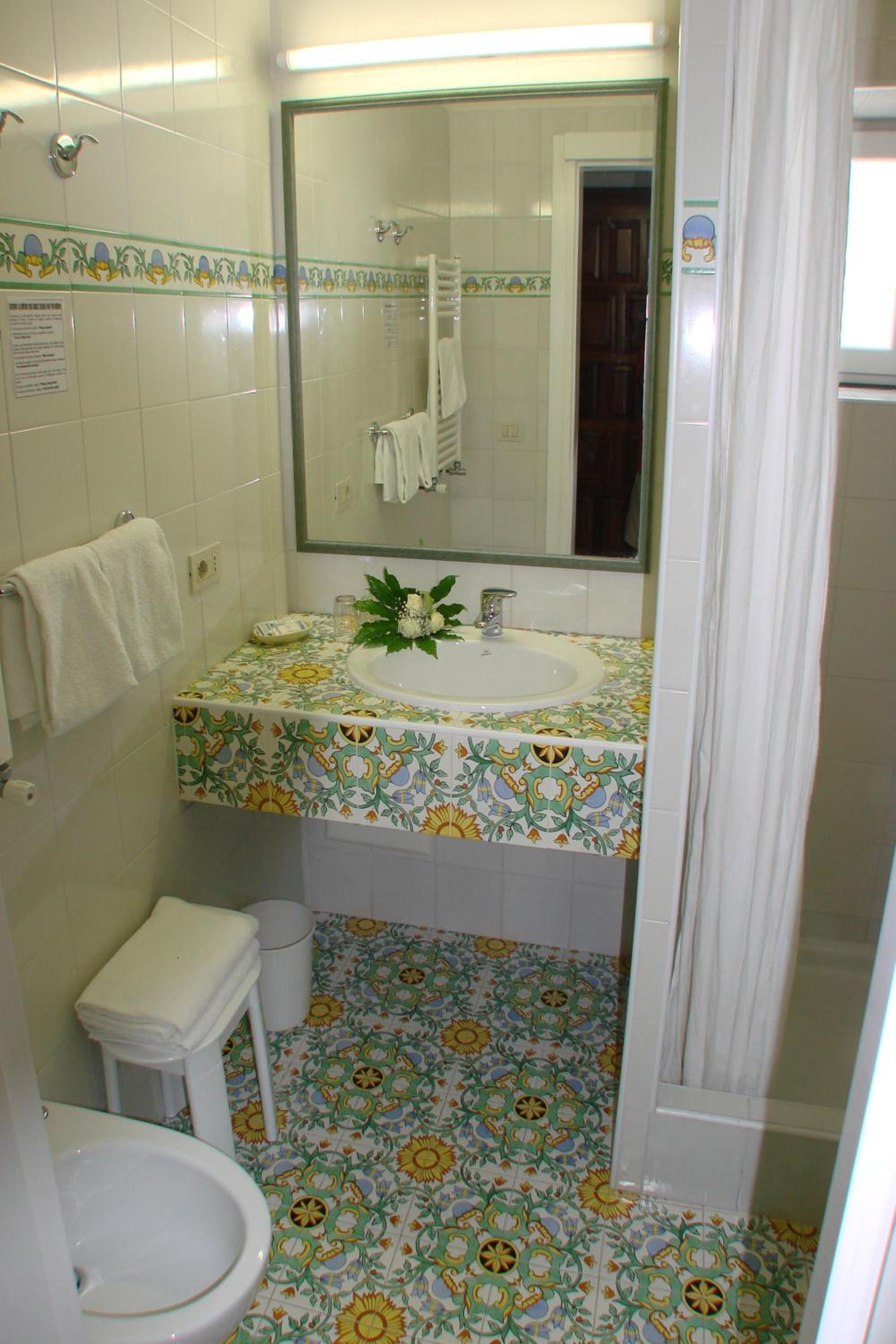 Classic Triple Room - Photo 3