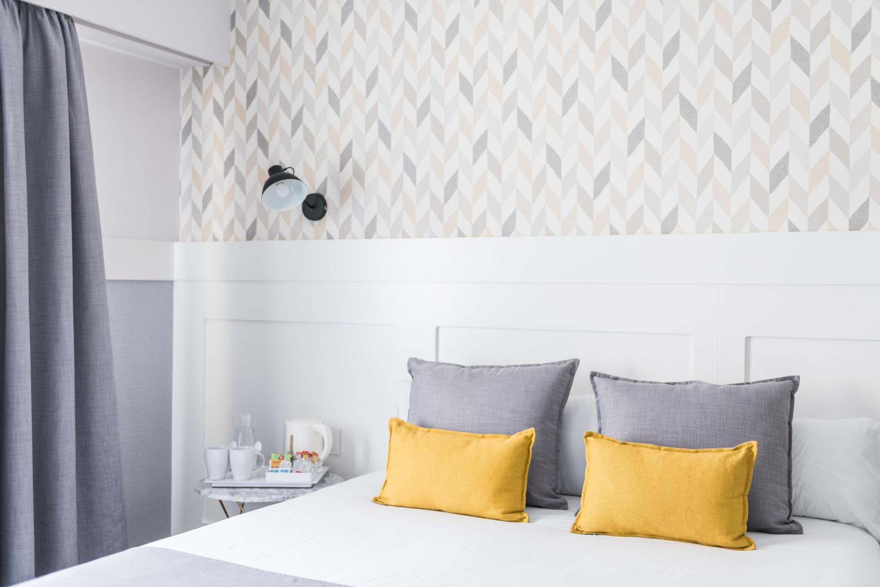 Double Room - Photo 6