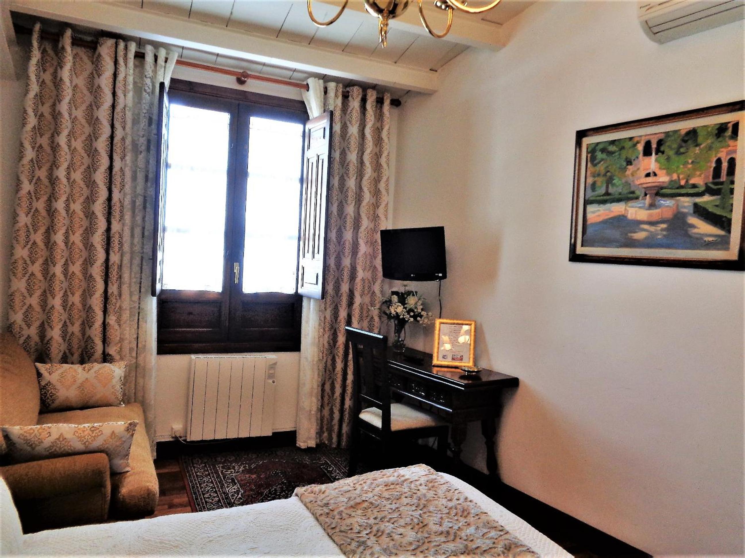 Charm Double Room - Photo 28