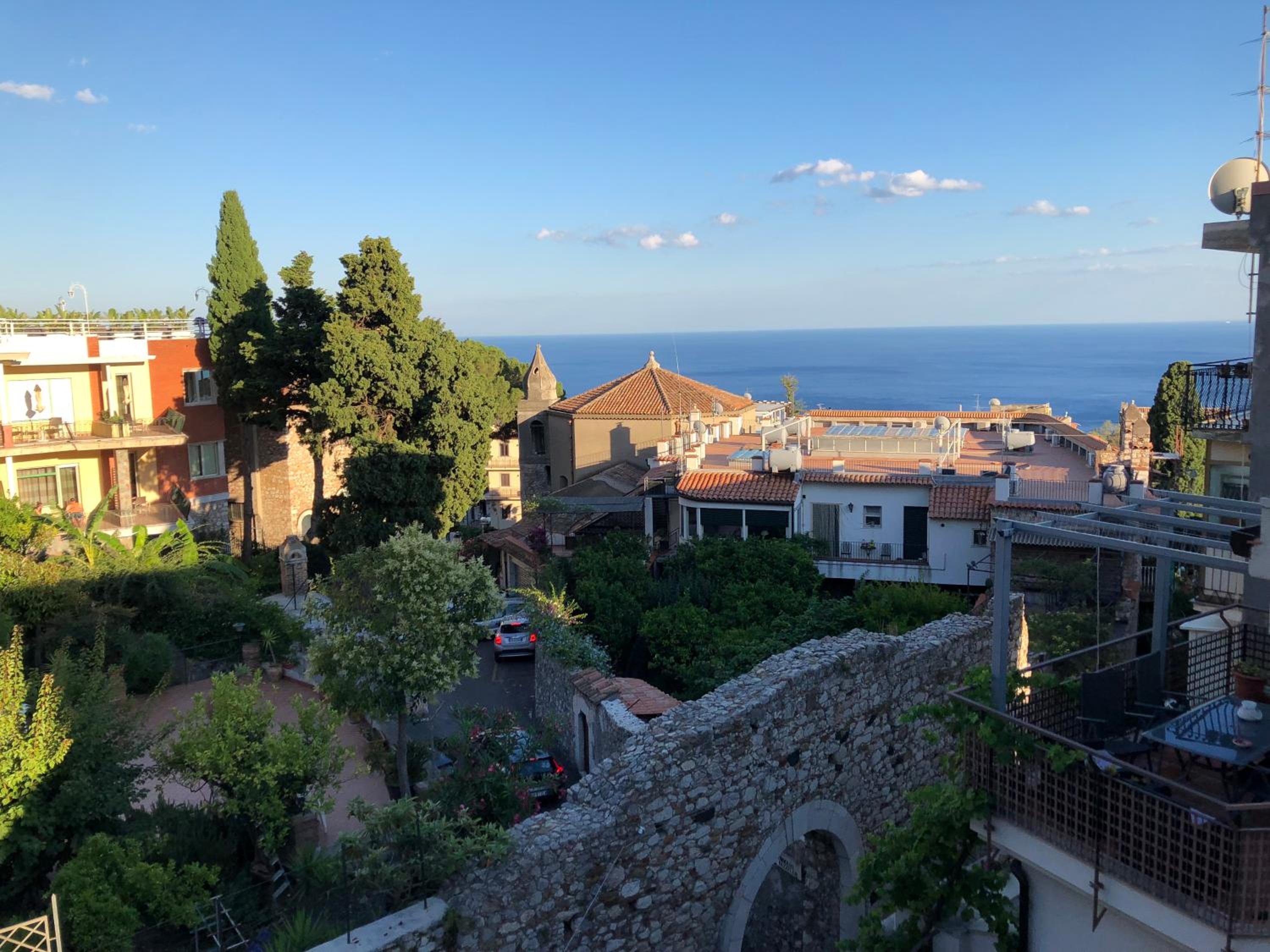  Comfort One-Bedroom Apartment with Balcony and Partial Sea VIew photo 3