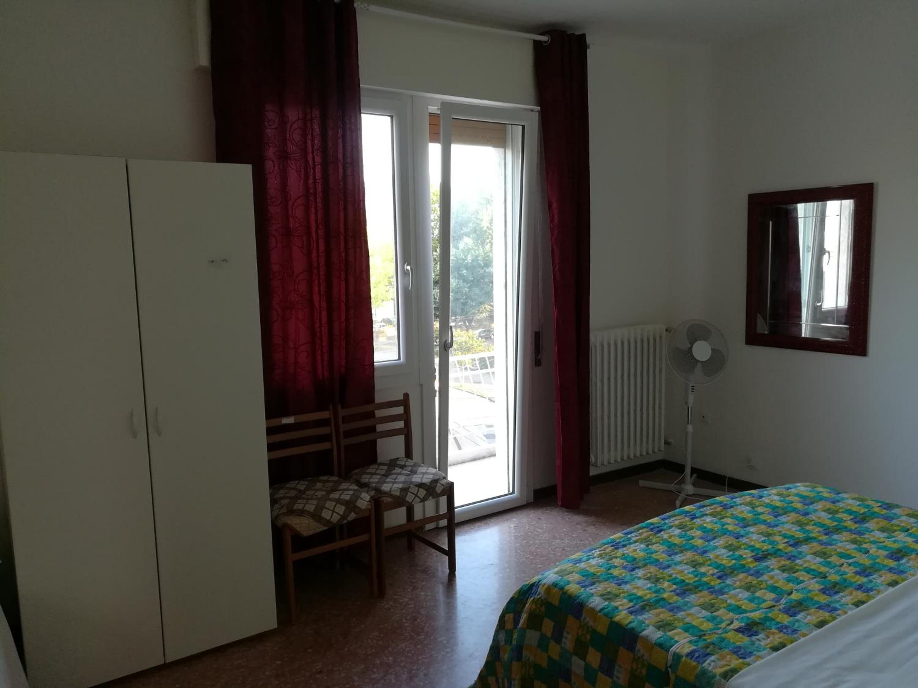 Double Room with Shared Bathroom photo 3