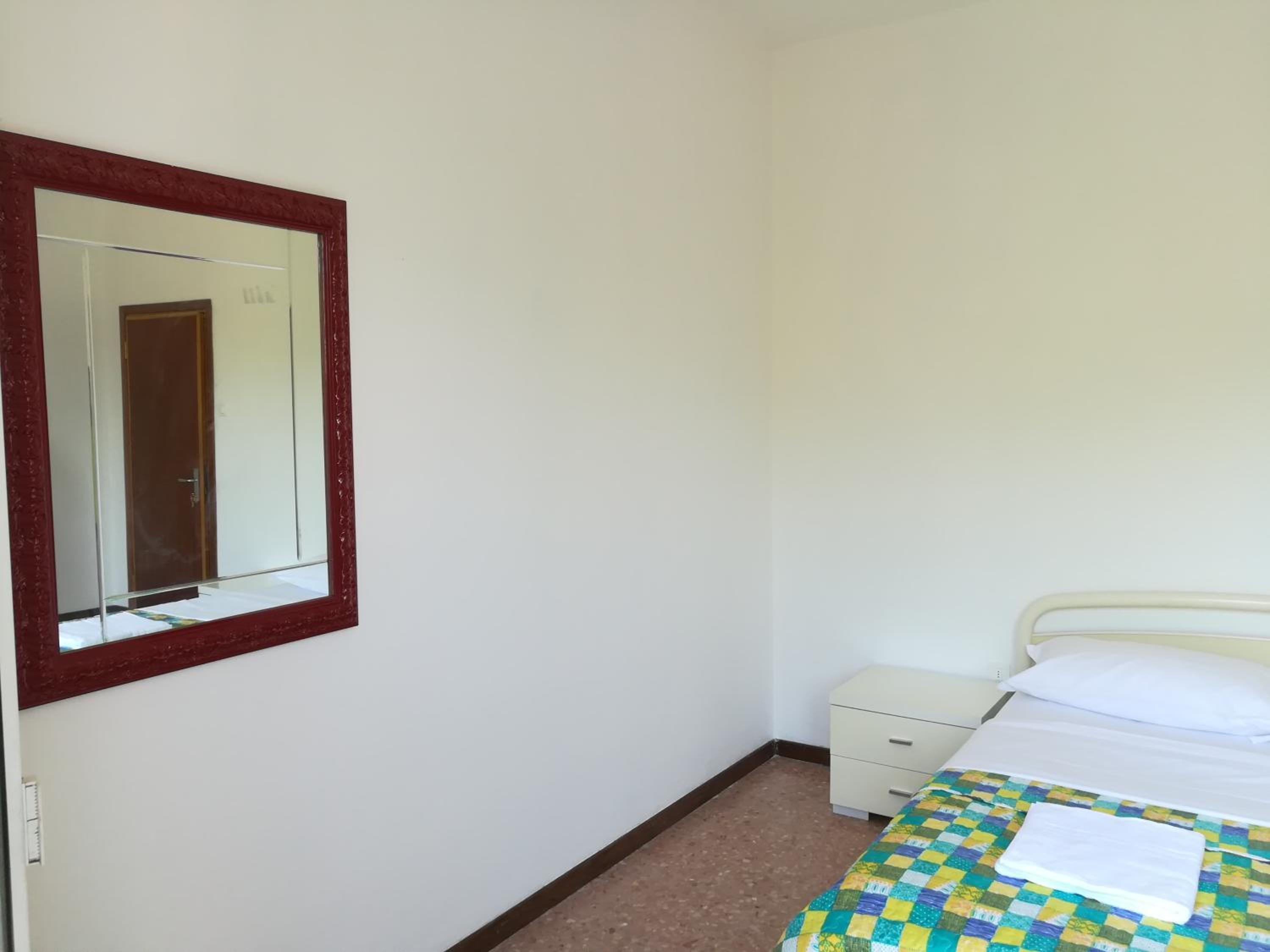 Double Room with Shared Bathroom photo 2